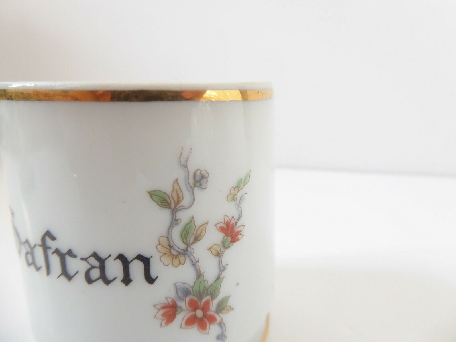 Safran spice pot in porcelain from France