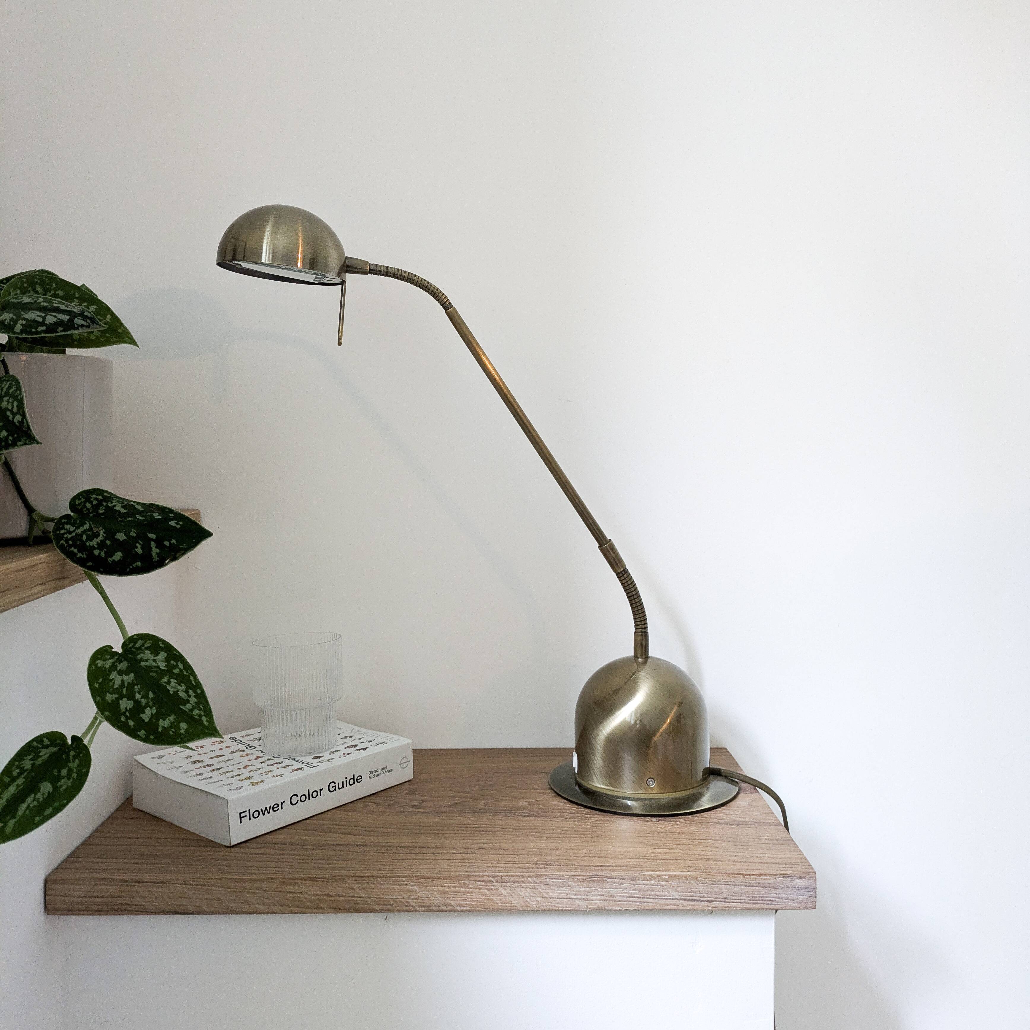 Vintage Lampe de table laiton Col de cygne Lampe de chevet Or Brossé réglable Rétro Mid Century Lamp