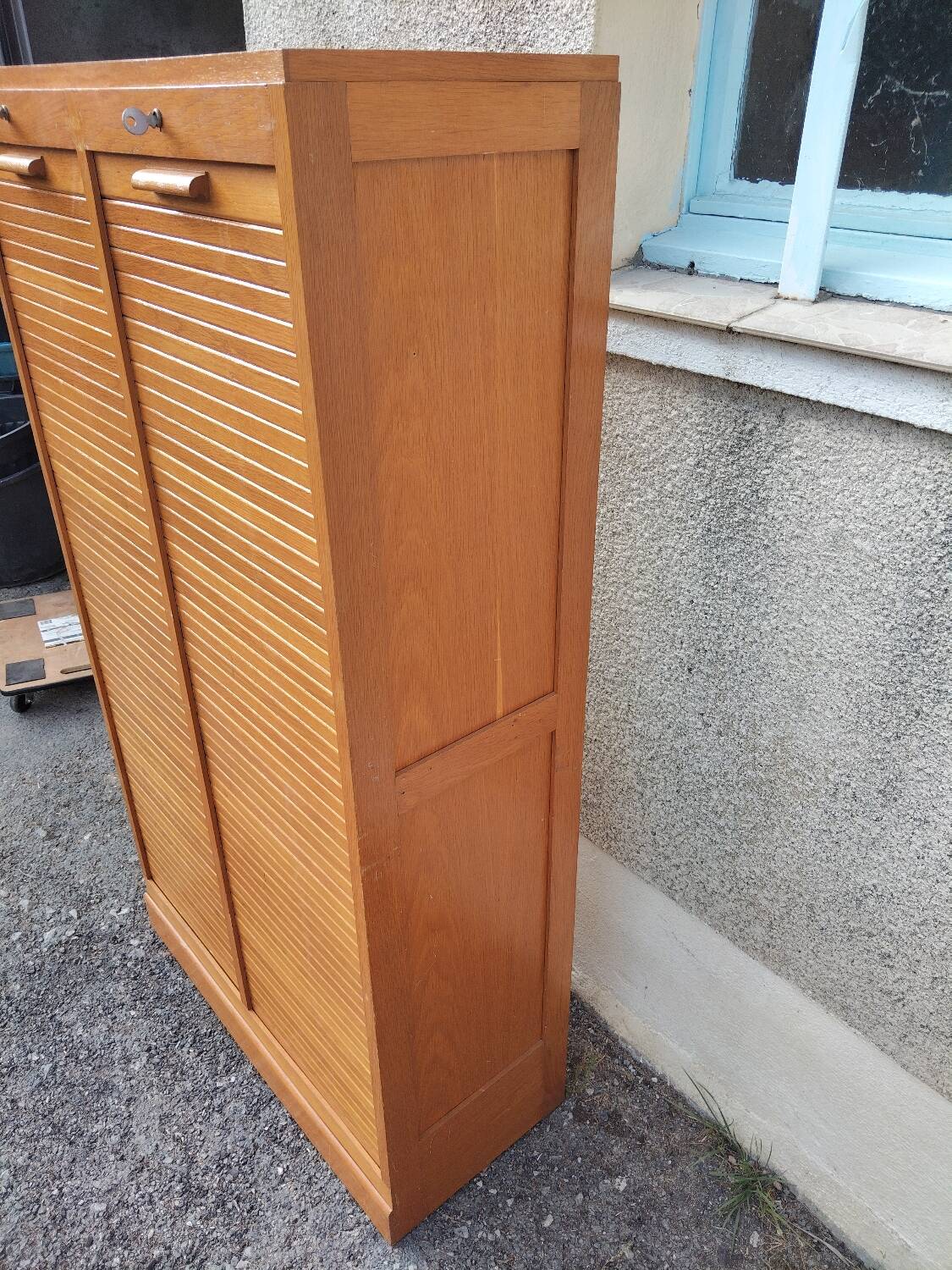 Classeur double à rideaux en bois massif – meuble de métier vintage