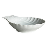 Shell-shaped dish in white porcelain
