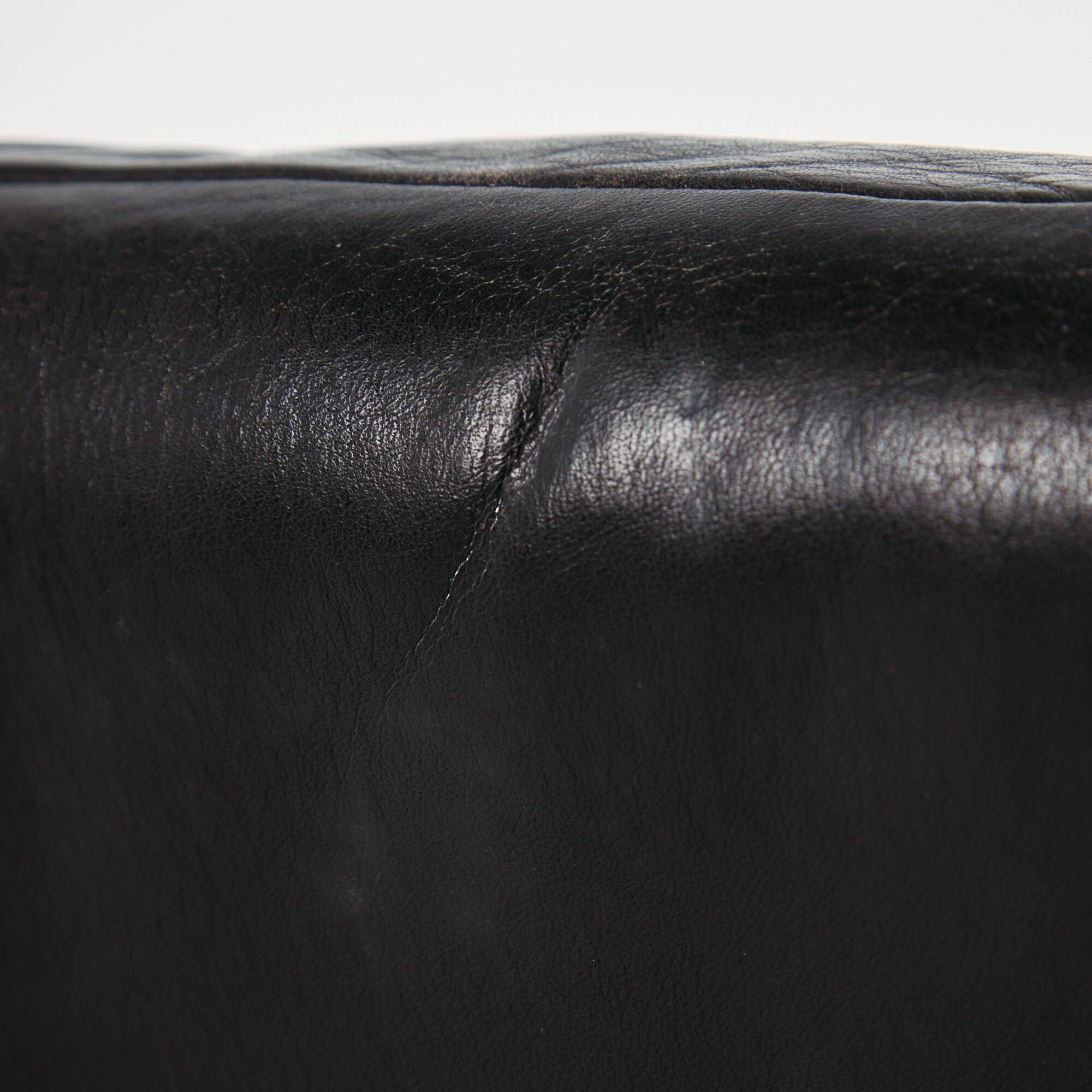 Ds 2011 two-seater leather sofa by De Sede