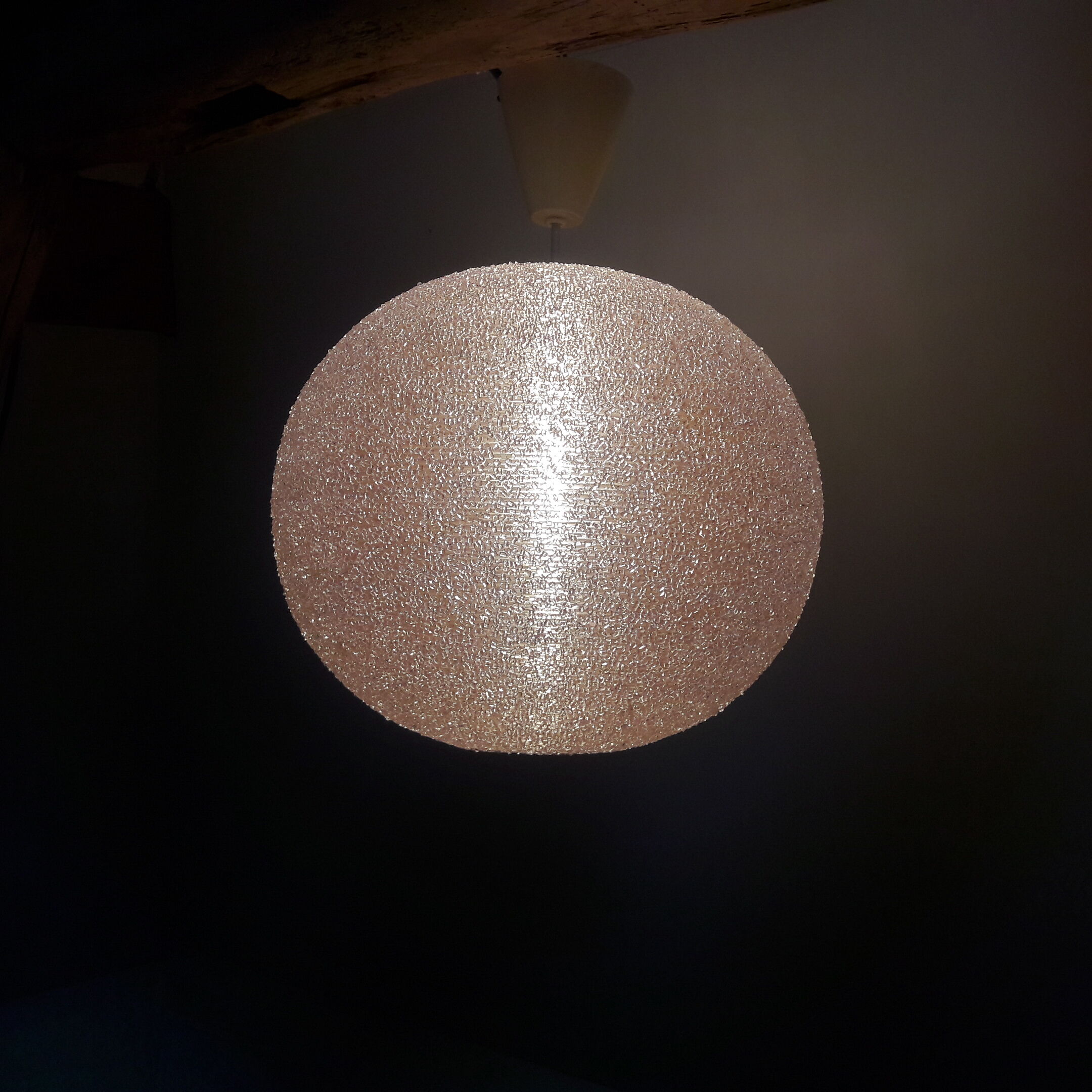 Ball pendant light in resin 70s