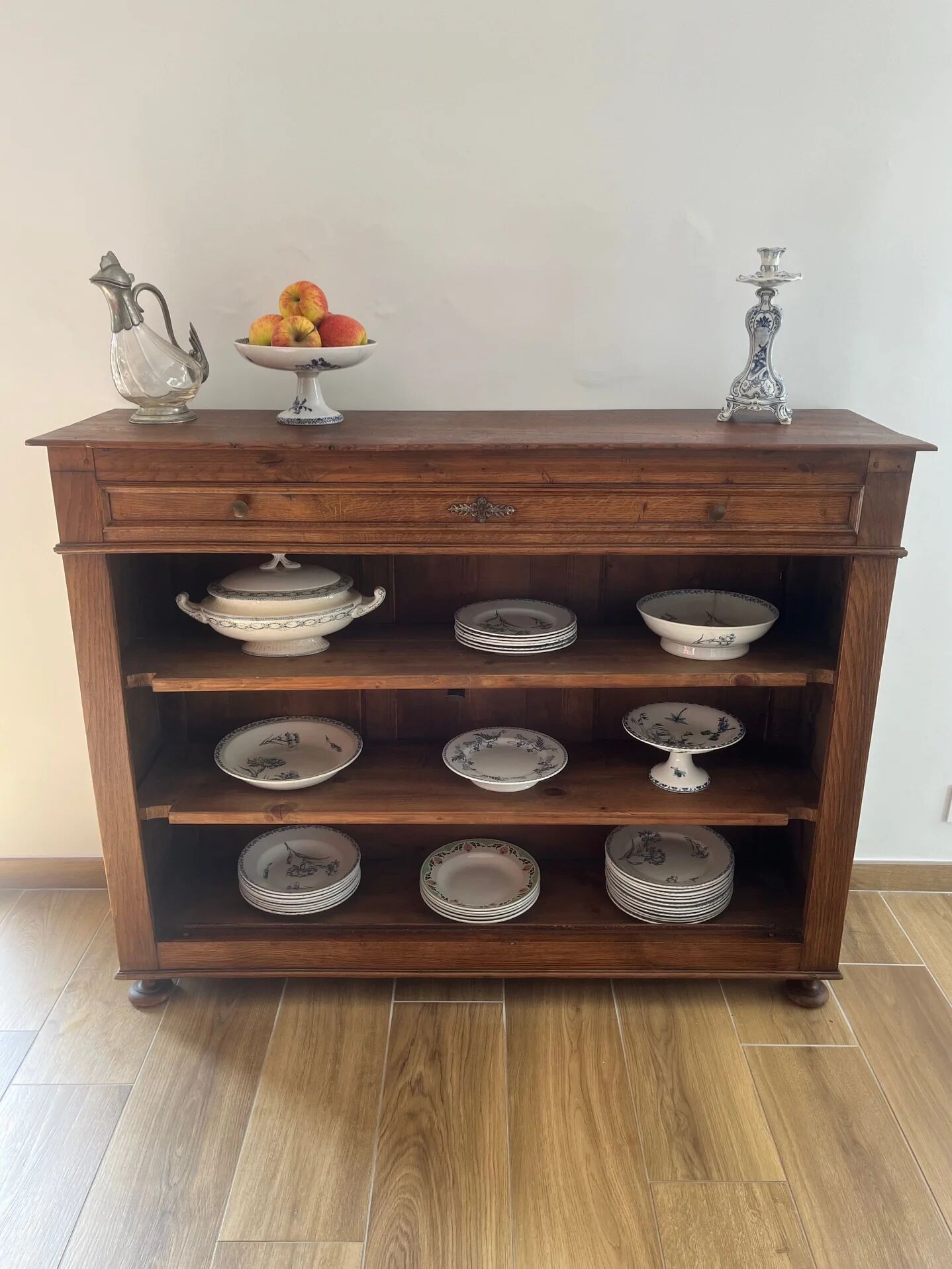 Open oak sideboard in country style, 1930s/50s.