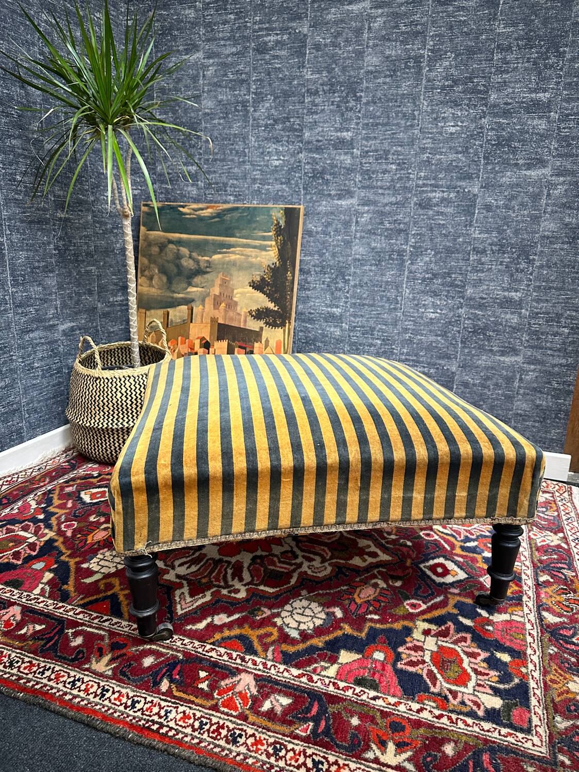 For / vintage living room square