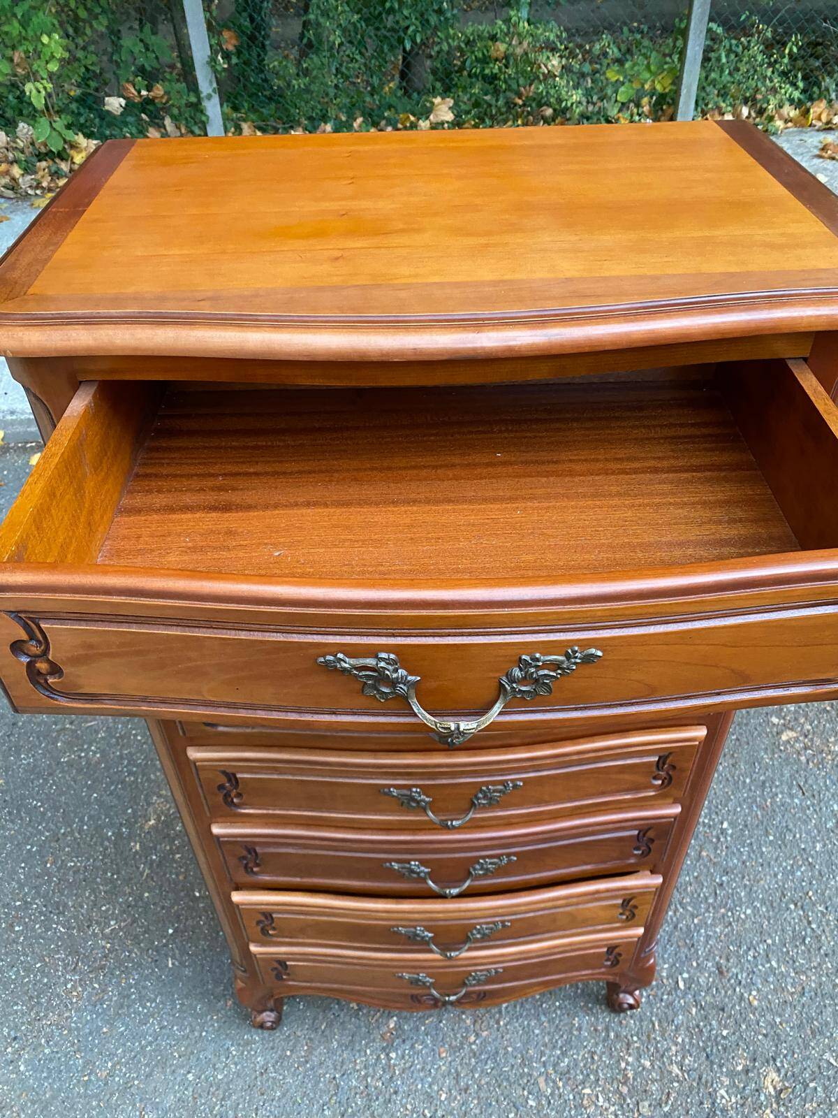Louis XV style chest of drawers in solid wood from the 20th century