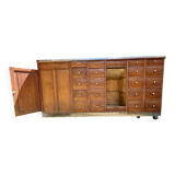 Meuble banque ou comptoir de métier a tiroirs et autres de Pharmacie