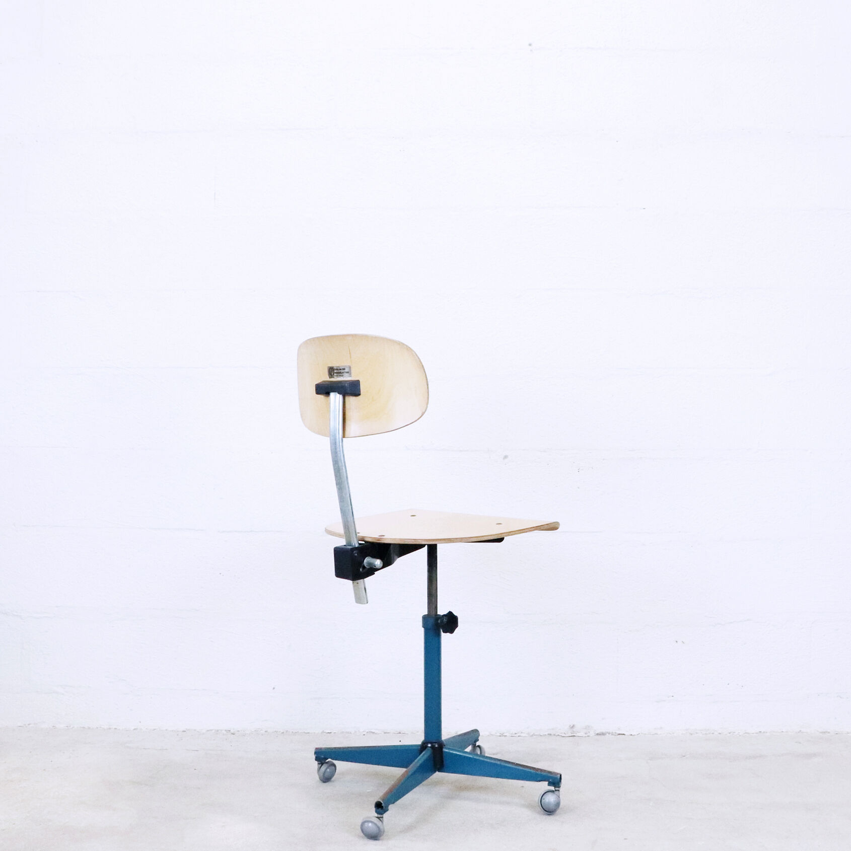 Roulette rotary architect chair
