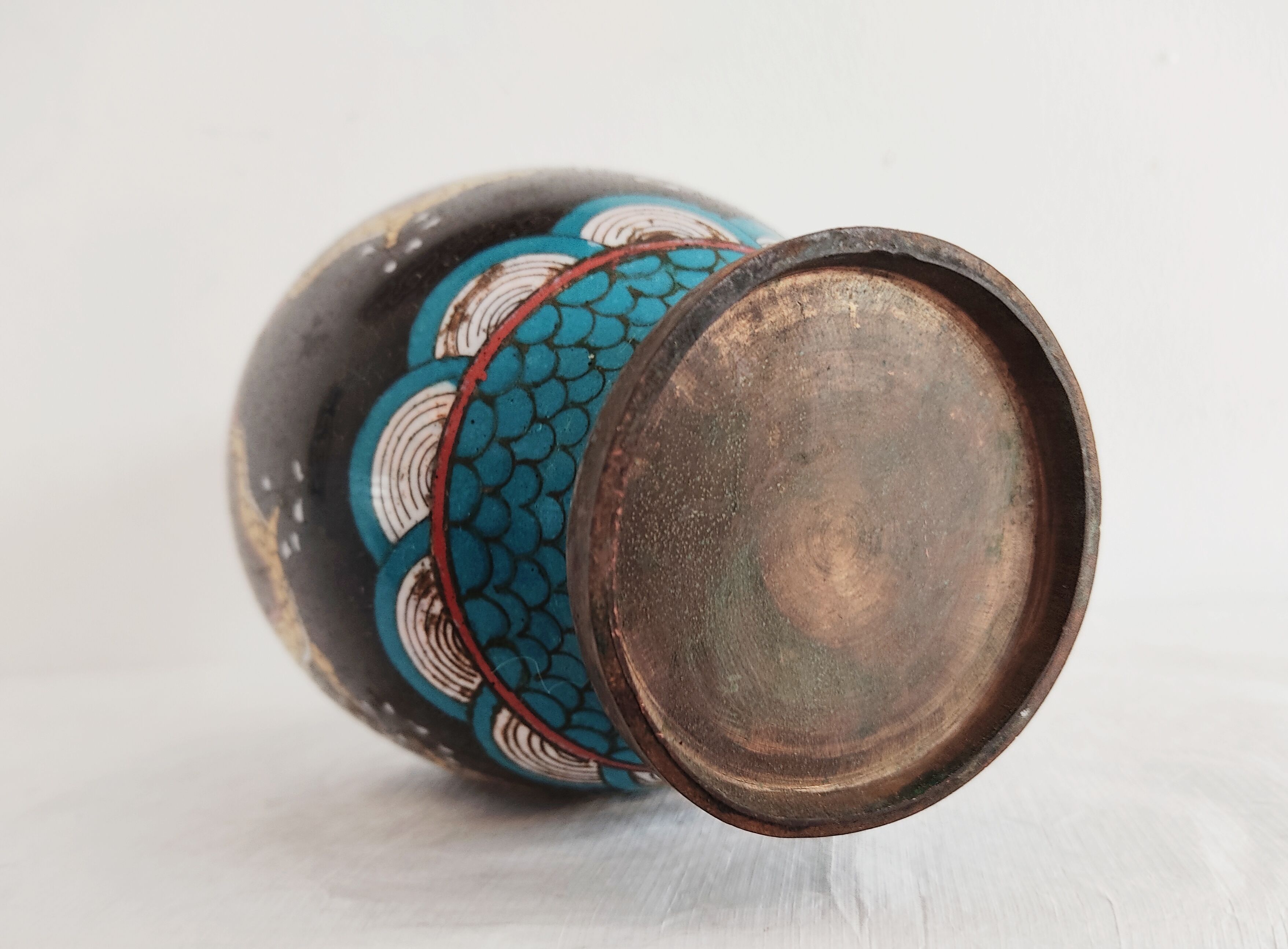 Chinese partitioned enamel vase decor dragons