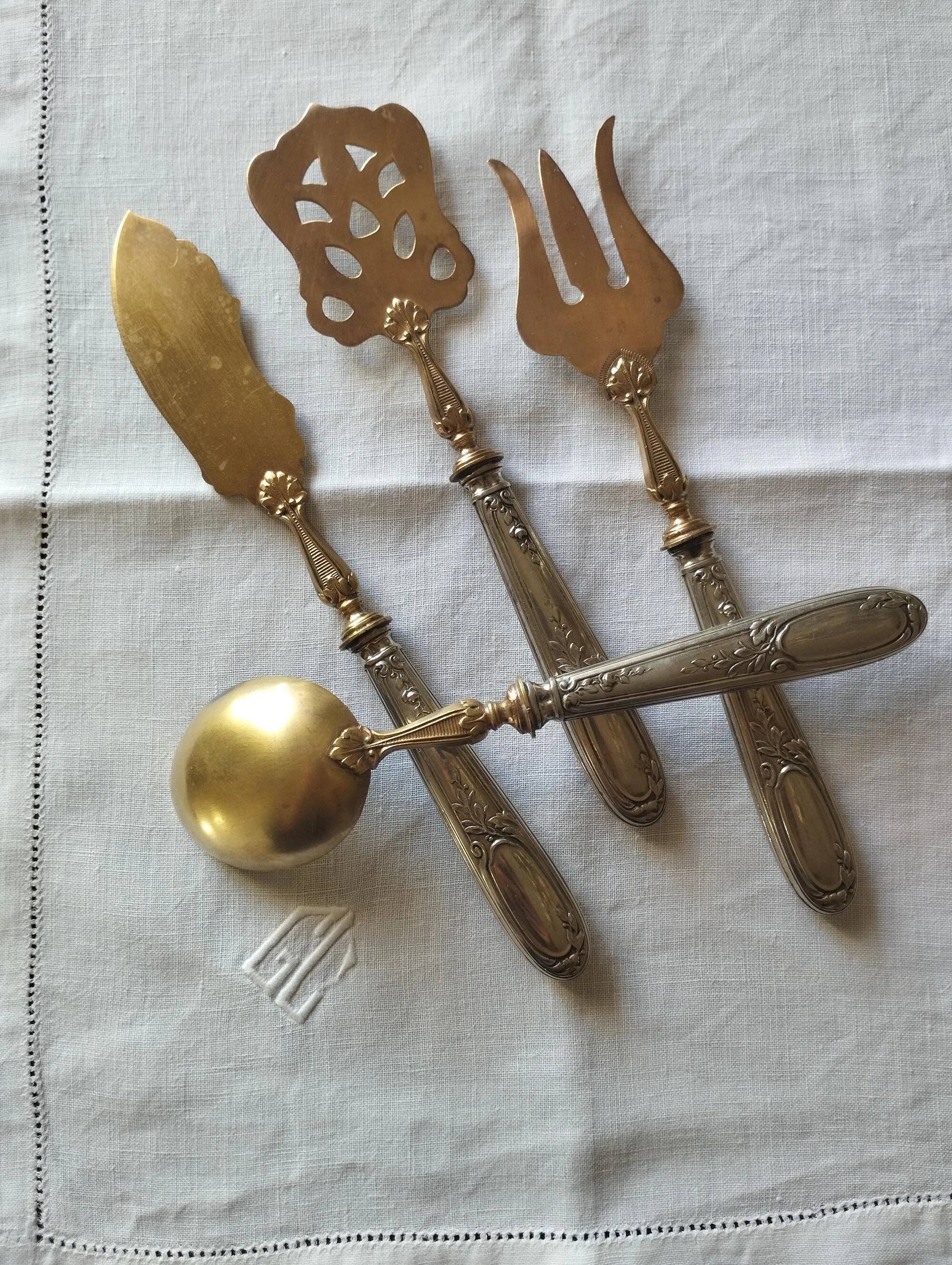 Antique service for sweets or hors d'oeuvres