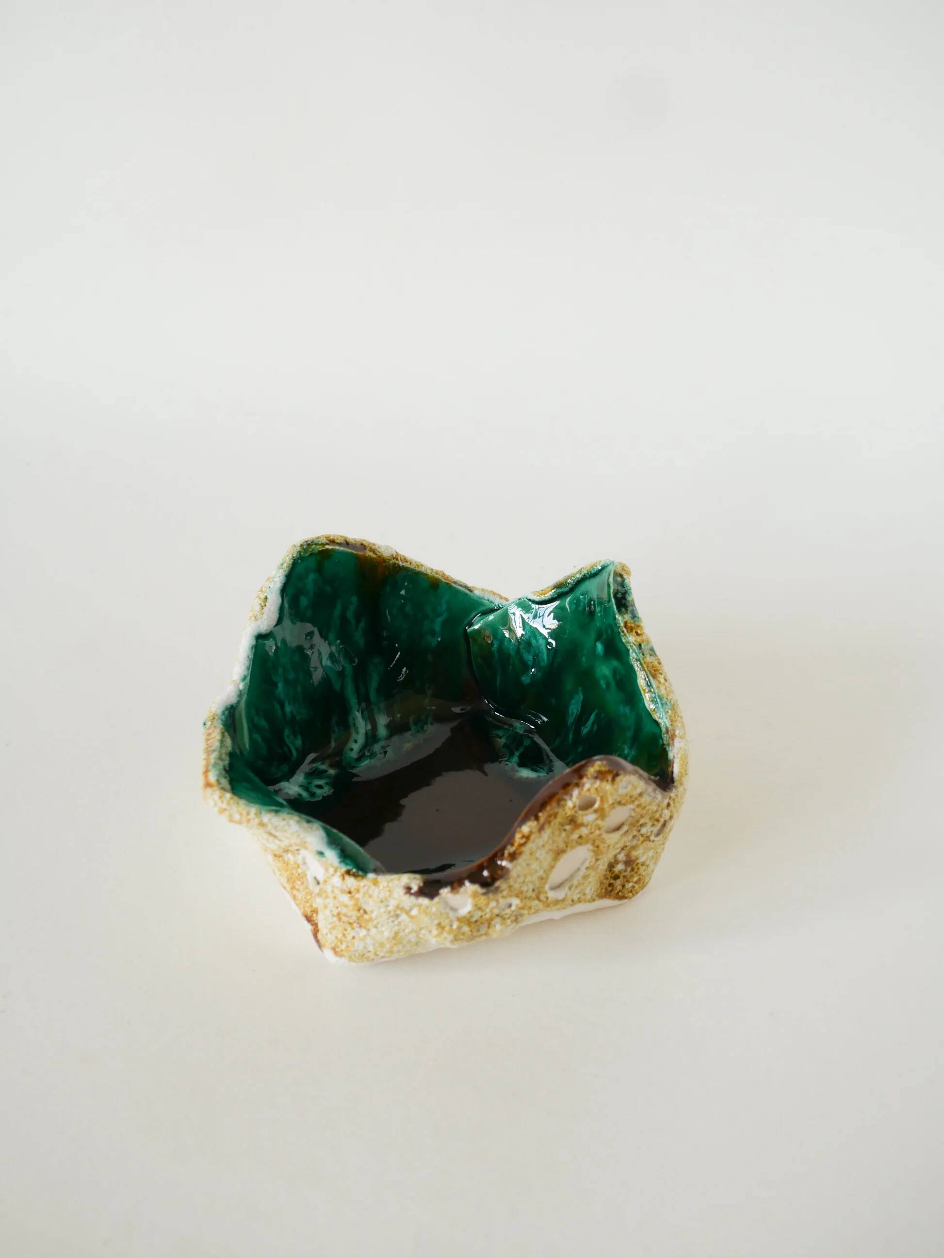 Ashtray in Fat Lava, flower neckline, yellow and green, 1970 - 15 x 7 cm