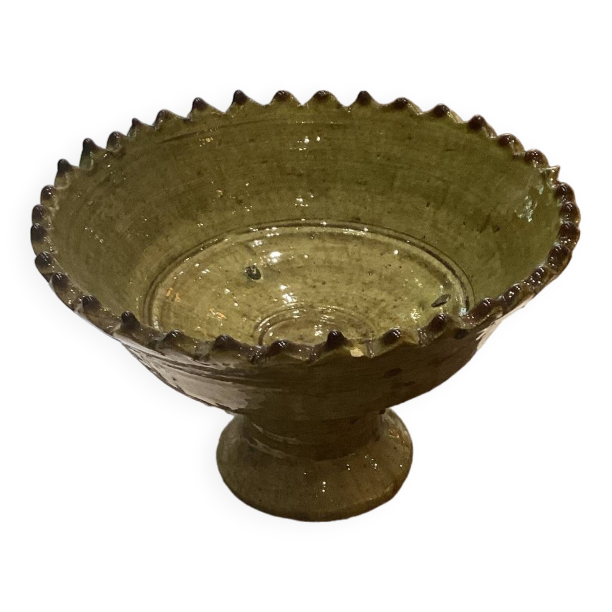 Serrated cutter on tamegroute stand