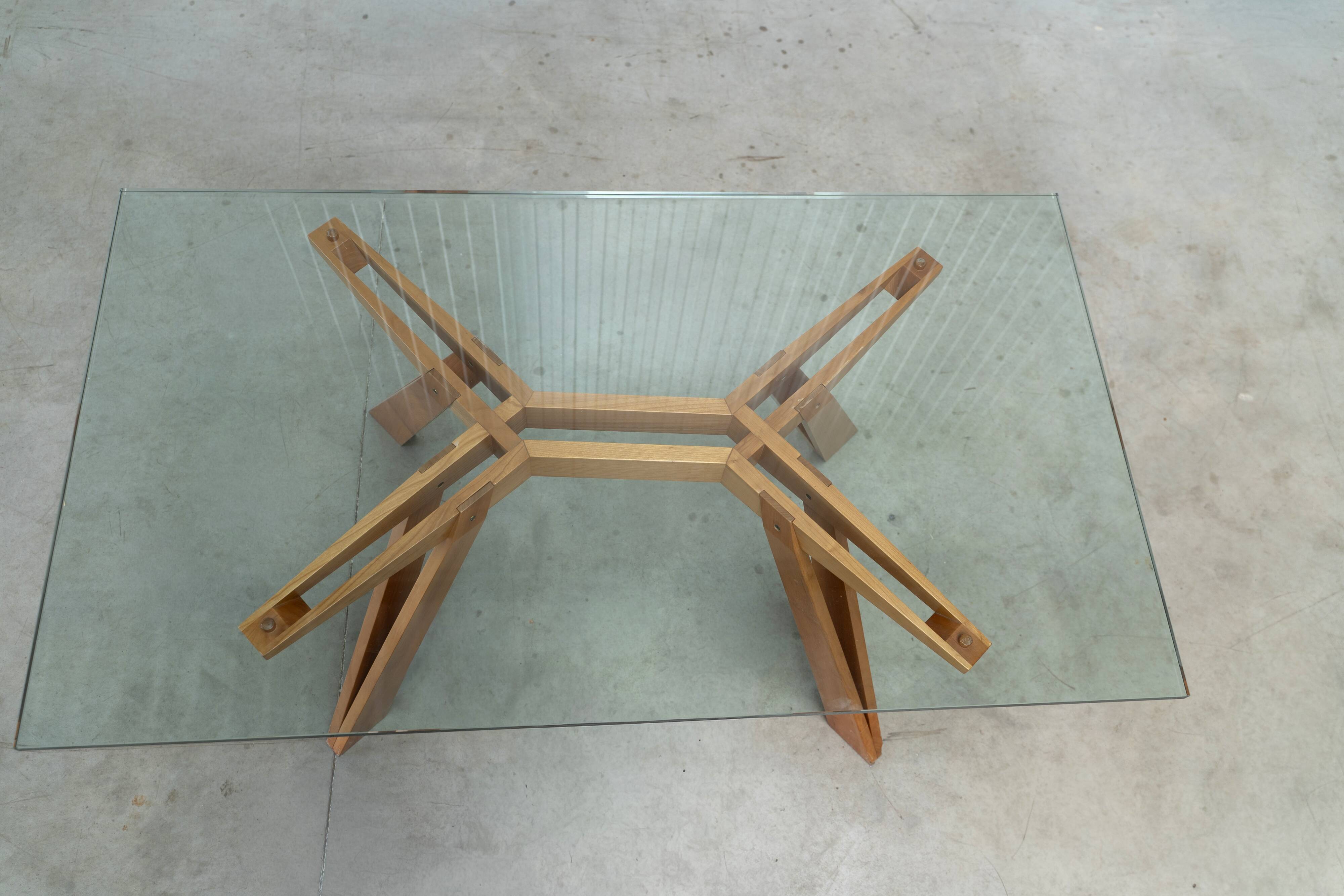 Table à manger sculpturale italienne