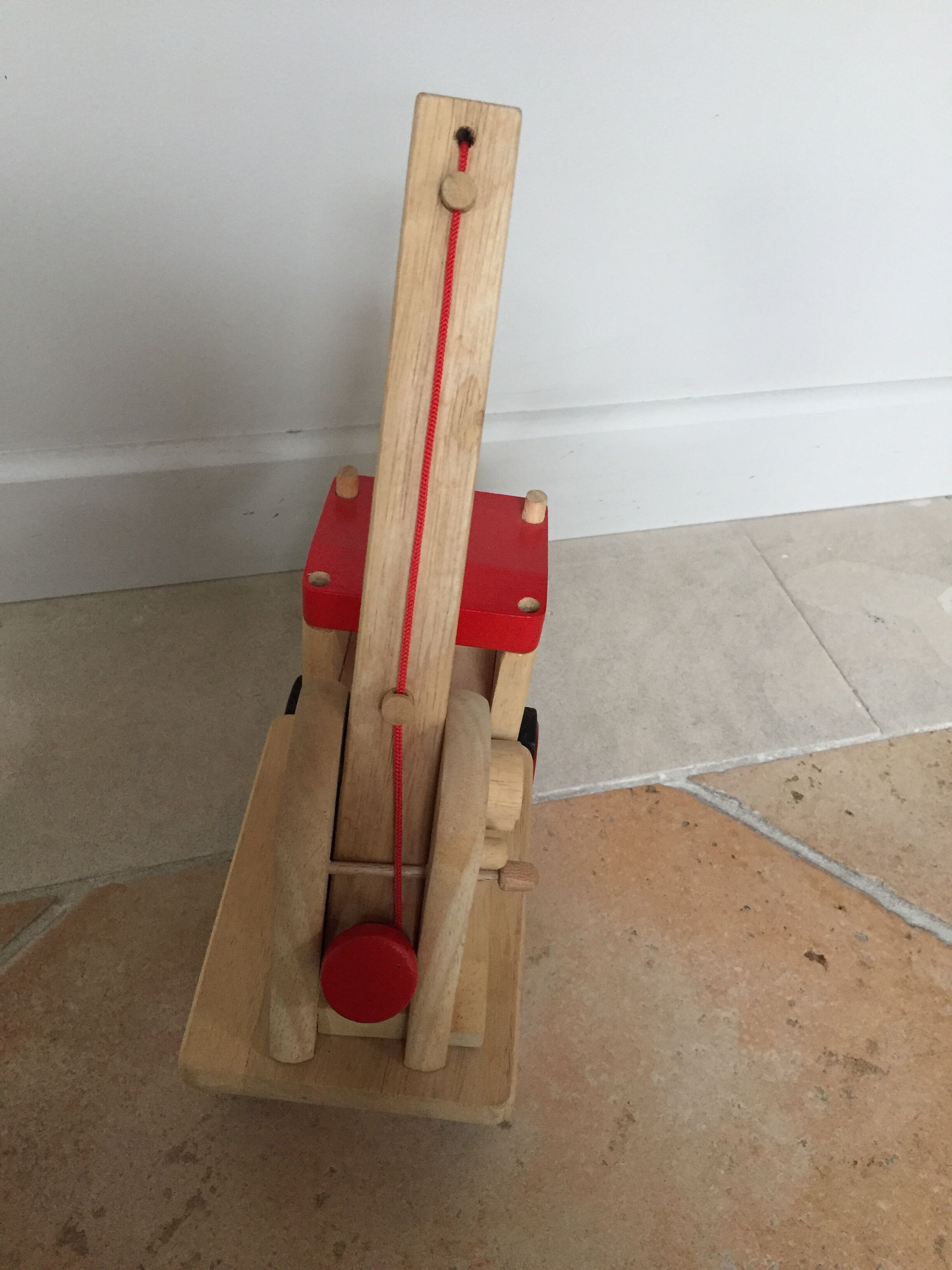 Truck solid wooden crane with lift arm