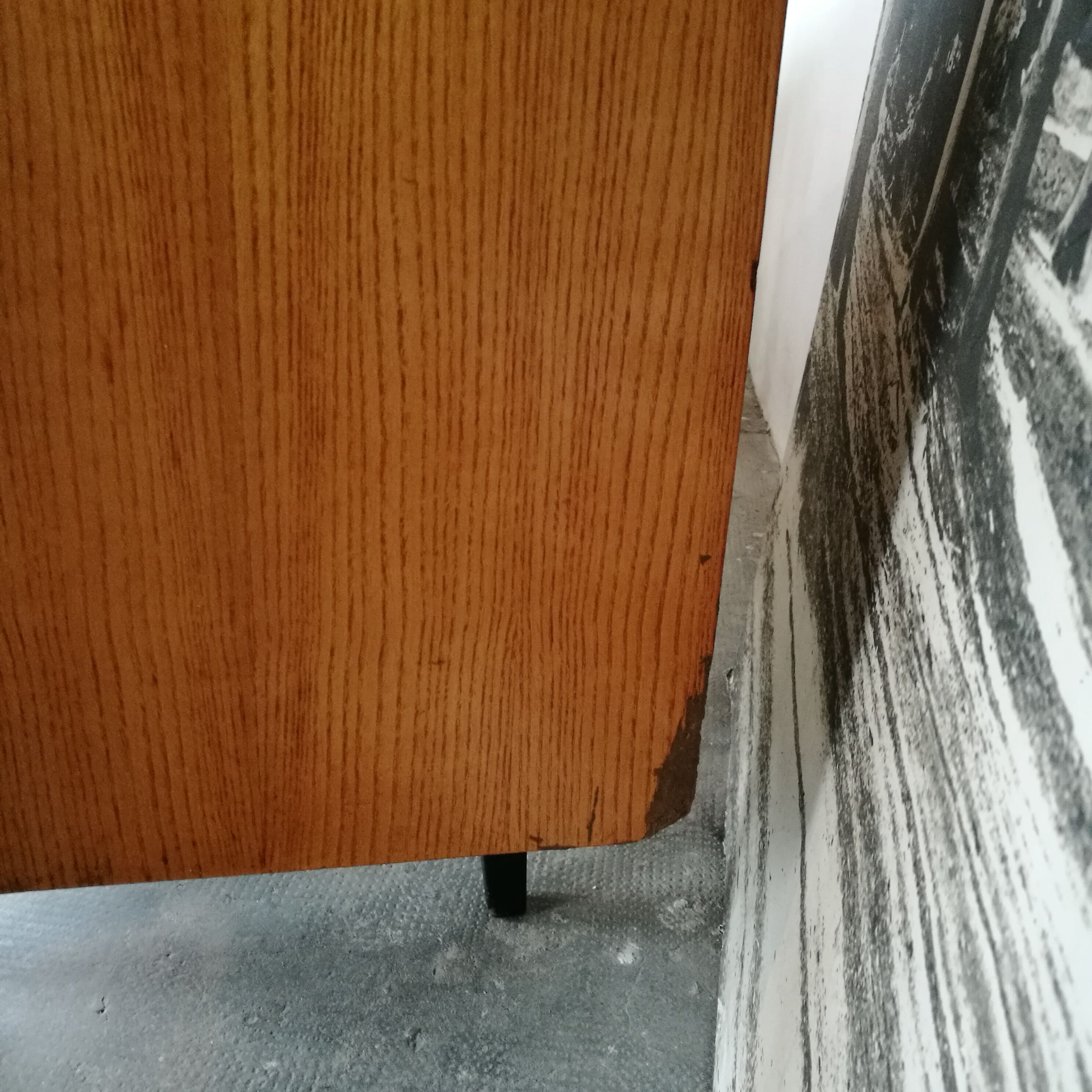 Vintage line in blond wood
