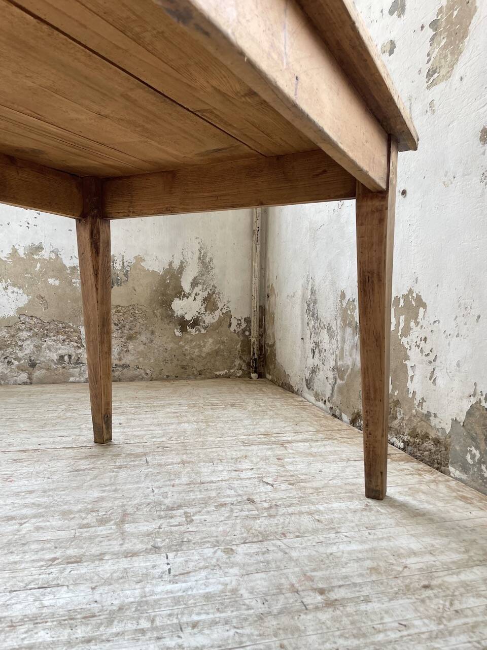 Farmhouse table with spindle legs in oak and pine, 2.5m