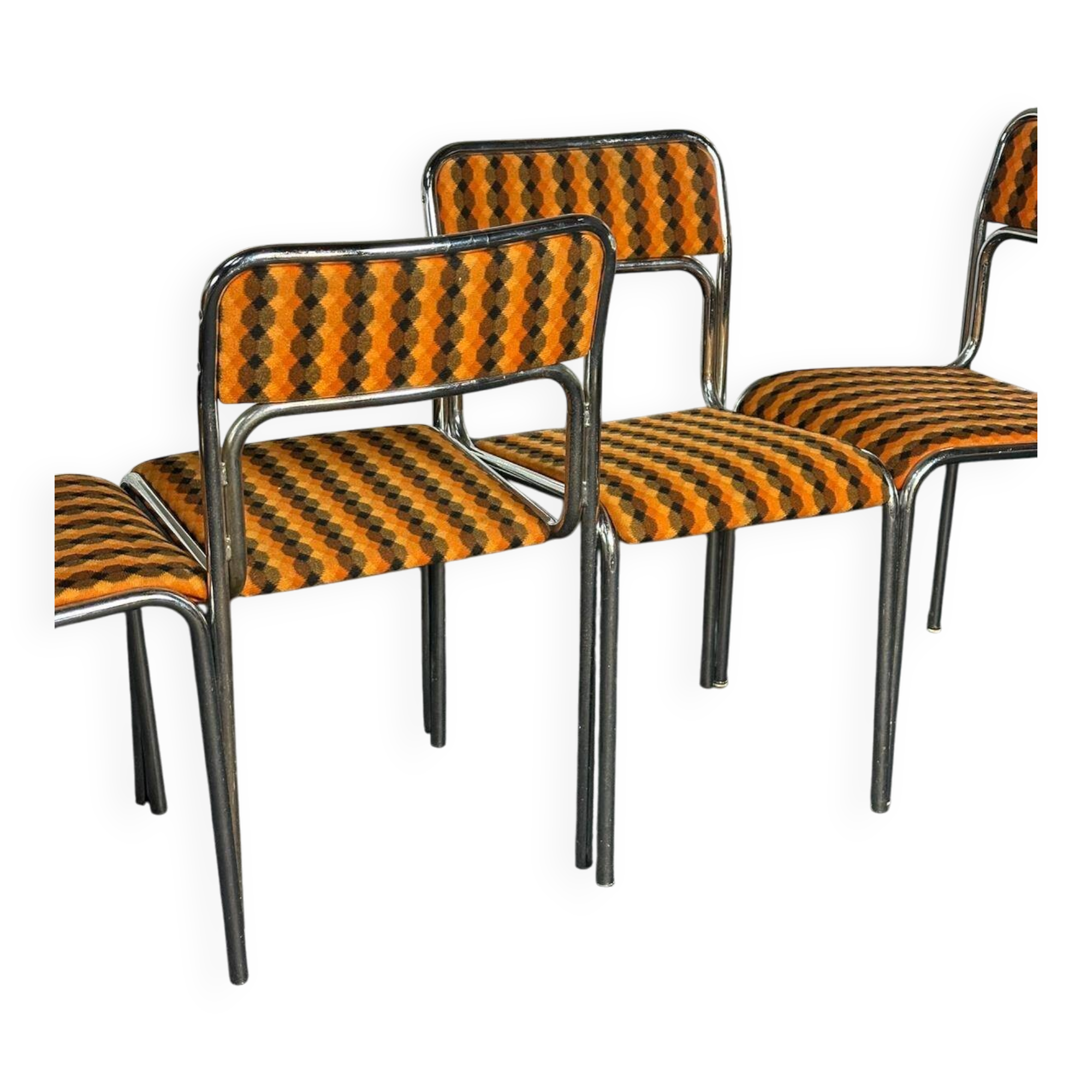 Lots of vintage chairs - 70s