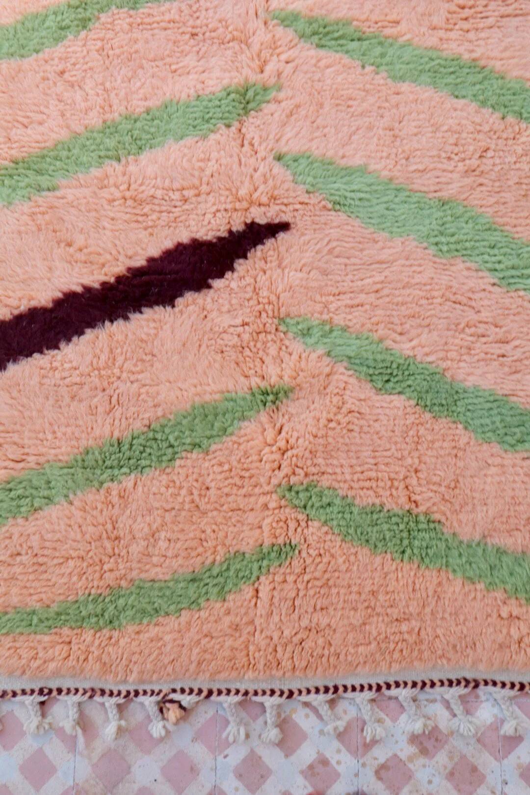 Colourful Berber rug with tiger patterns - 320 x 200 cm