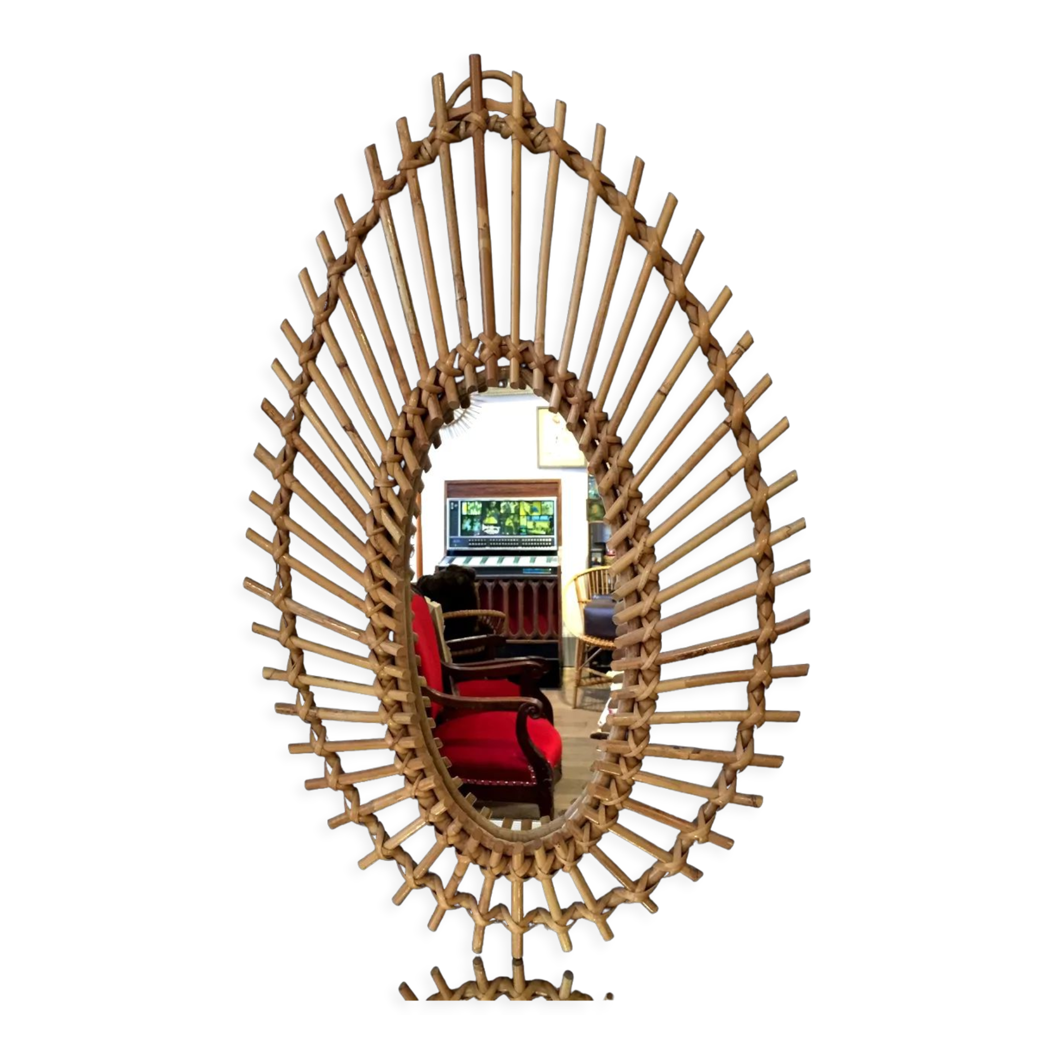 Oval shaped sun mirror in vintage rattan 1960/1970