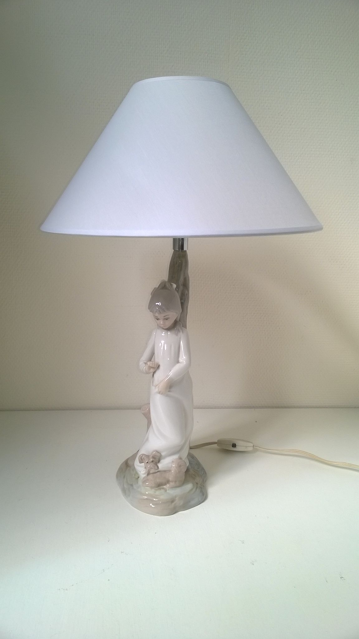 Vintage porcelain lamp Zaphir (Lladro) Spain by sculptor Jose Puche 1978
