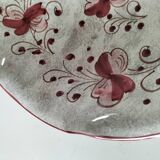 Coupe en faïence italienne décor floral bordeaux