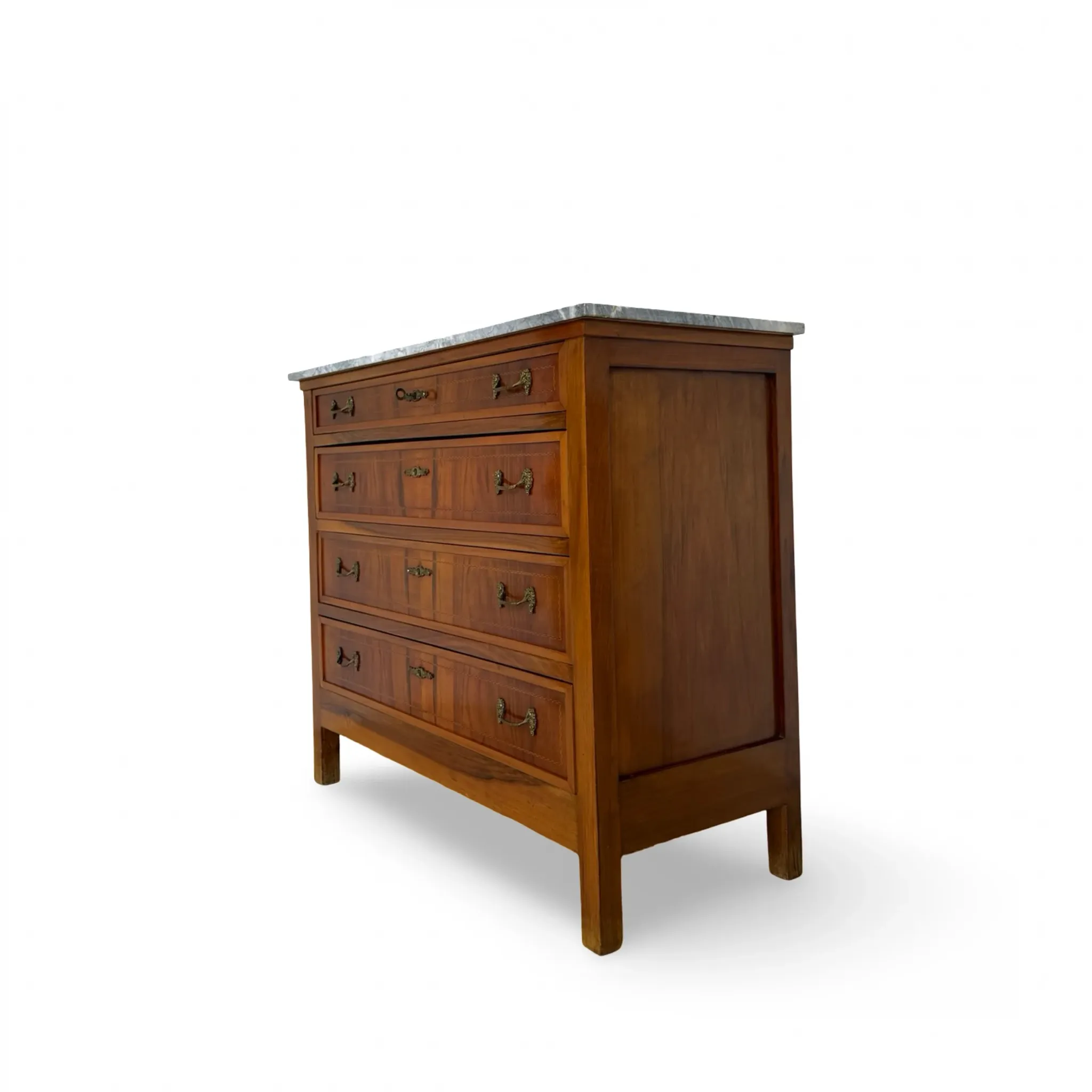 Elegant antique chest of drawers, dating to the early 20th century, ci