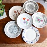 Set of 6 mismatched flat plates with vintage flowers