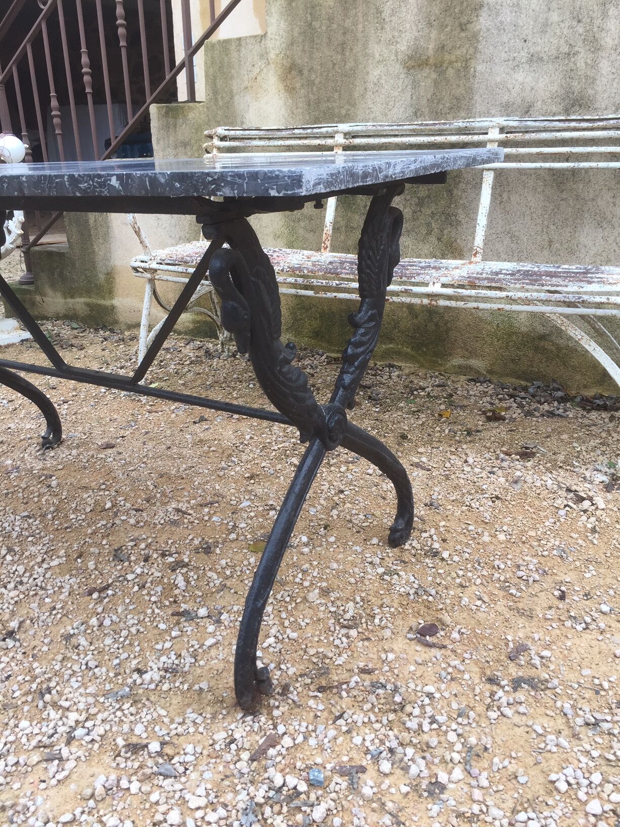 table in marble and base gooseneck