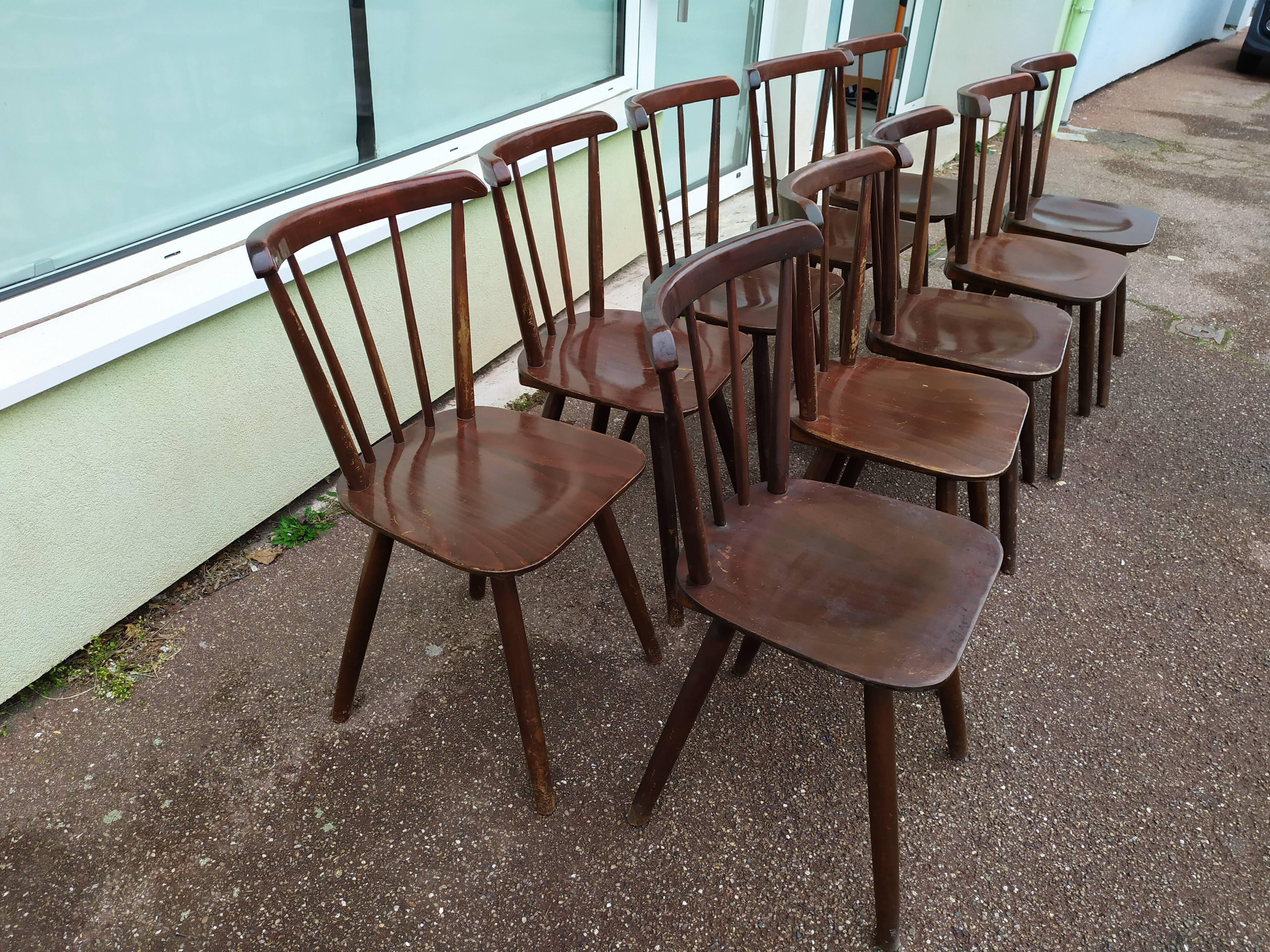 Set of 10 wooden bistro chairs - vintage