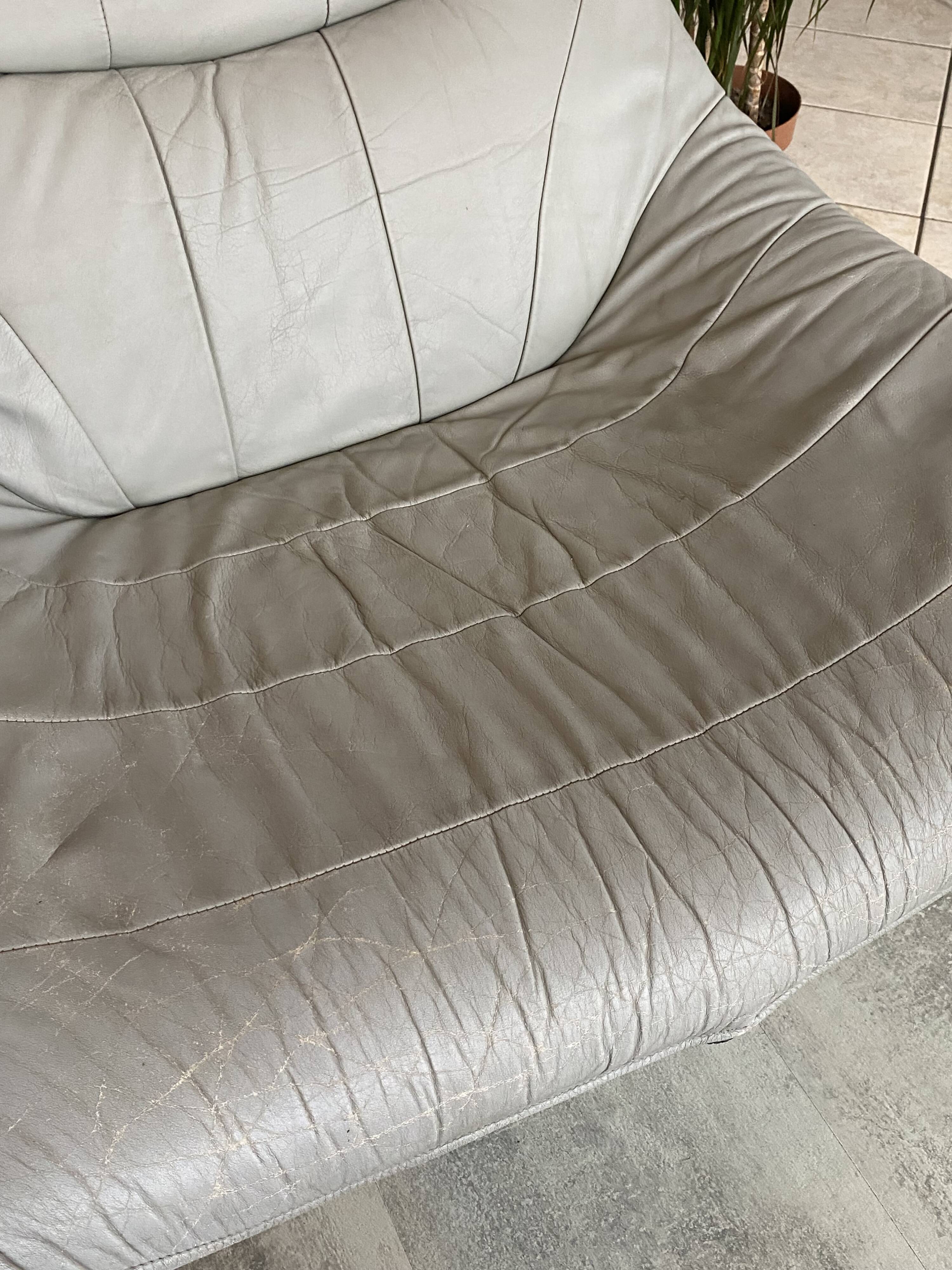 Mantis leather lounge chair ottoman footrest Gerard Van Den Berg 1970