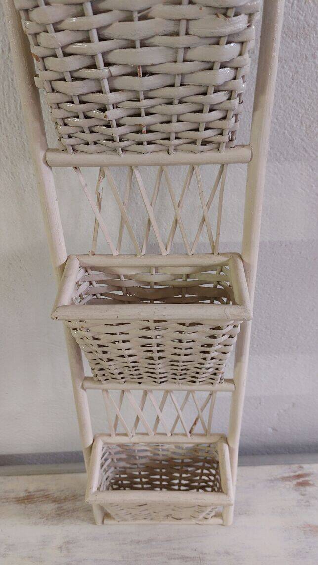 Porte courrier mural