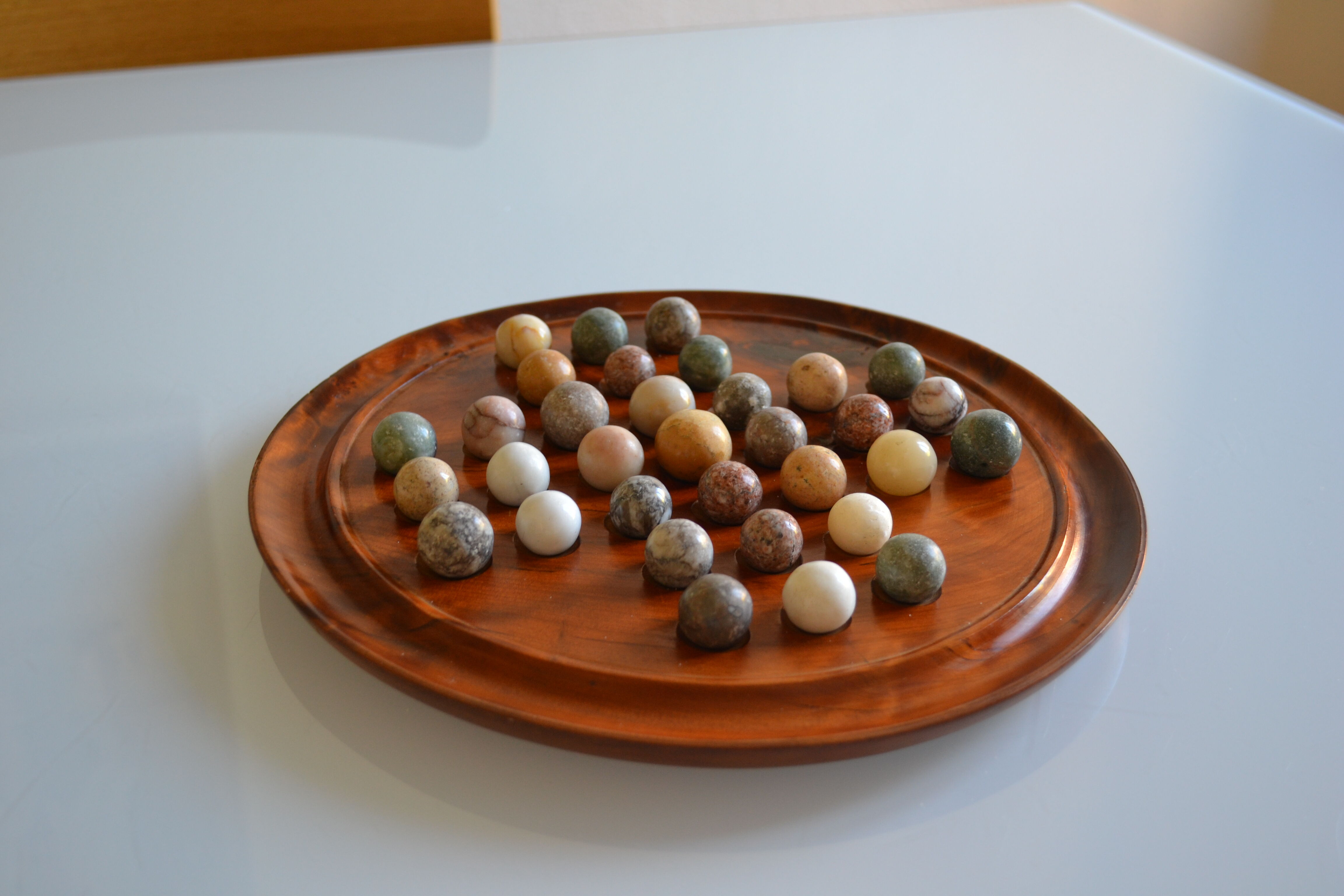 Solitaire game in exotic wood and semi-precious stones