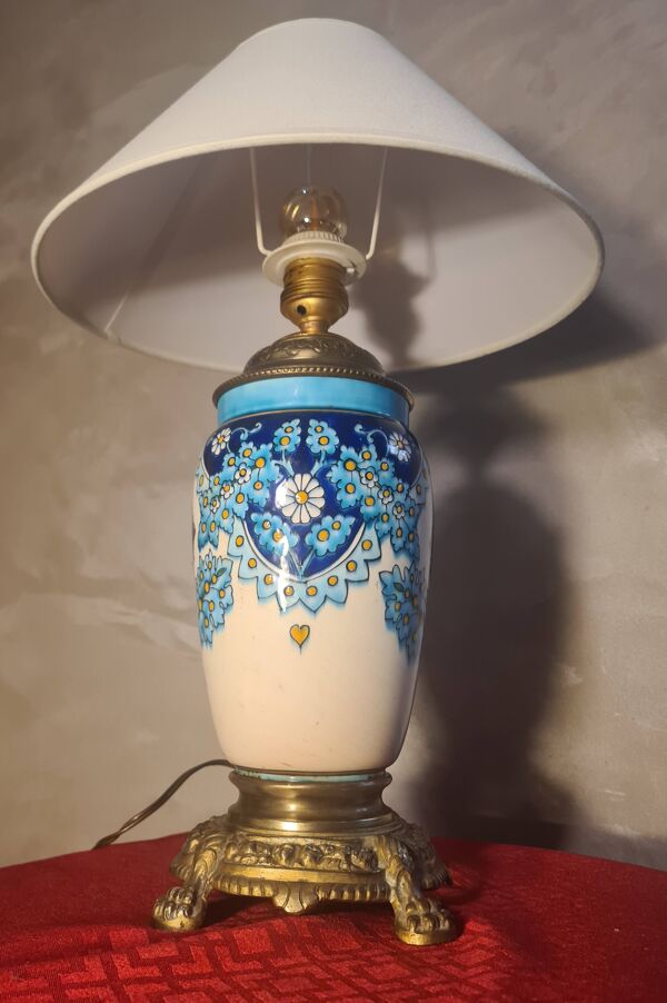 Lampe ancienne en faïence style gien, Longwy, monture bronze doré ..abat jo
