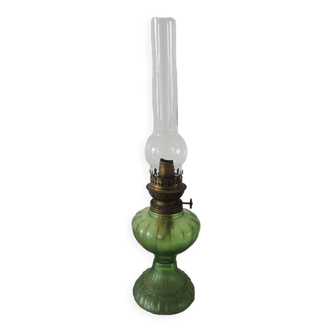 Ancienne Lampe à Pétrole en Verre Vert