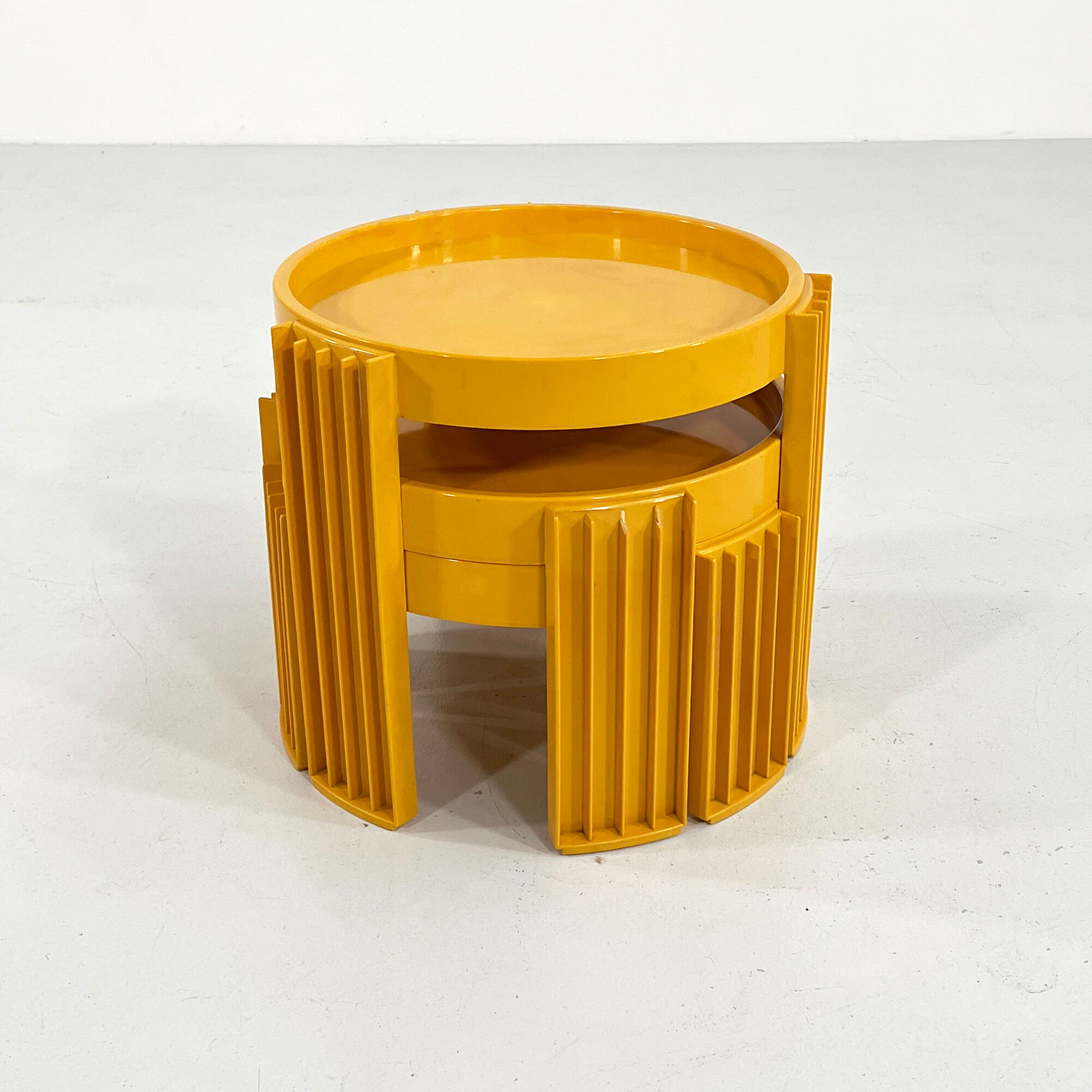 Set of 3 yellow Marema nesting tables by Gianfranco Frattini for Cassina, 1960