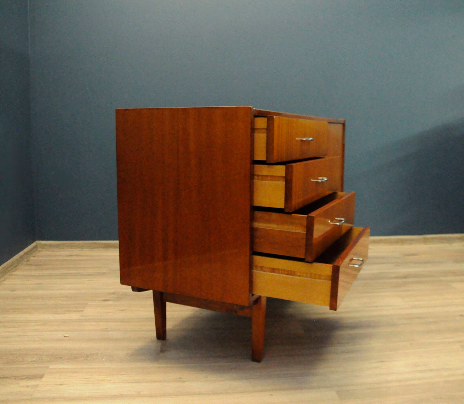 Violetta chest of drawers