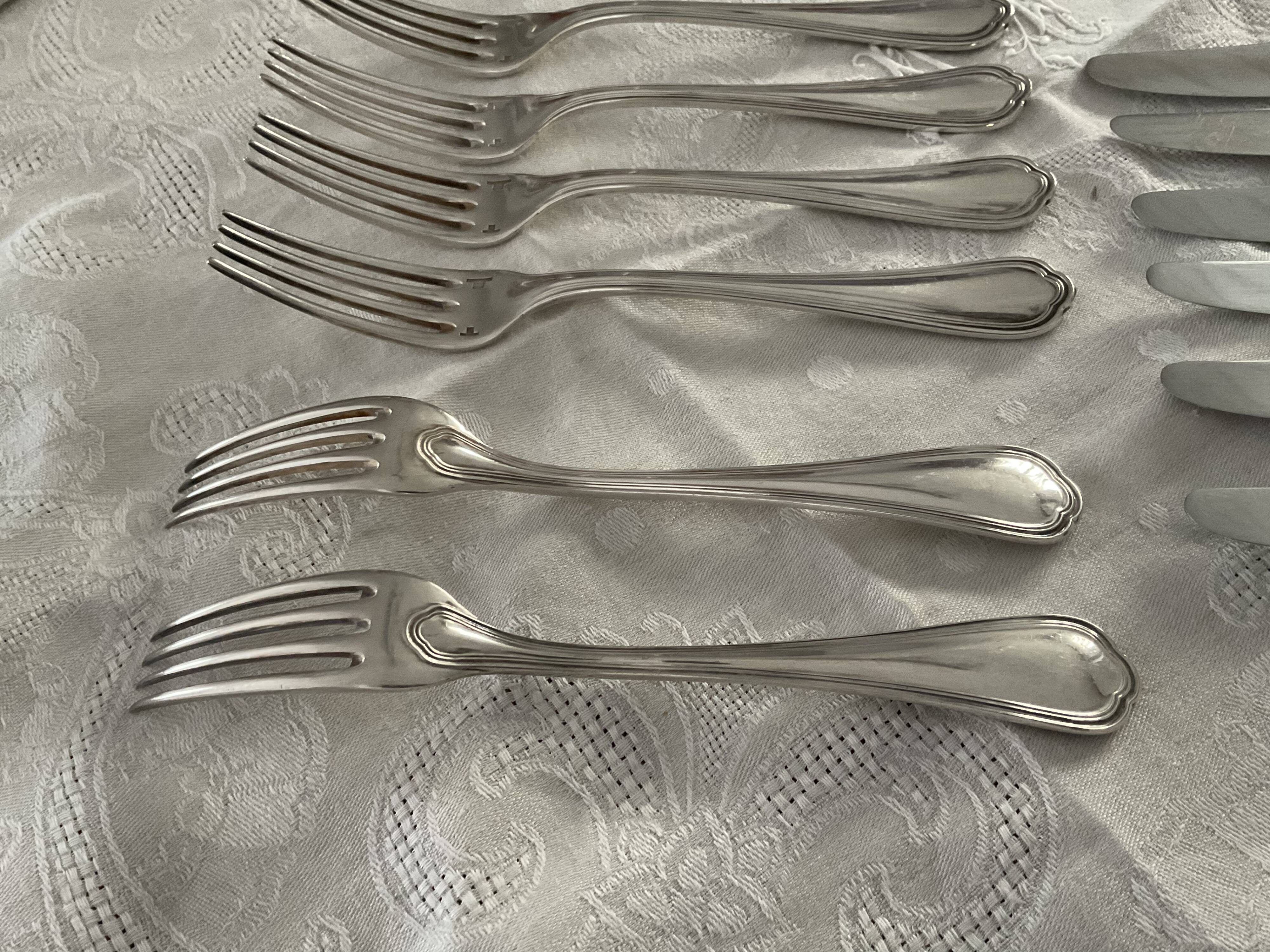 Set of 12 table cutlery