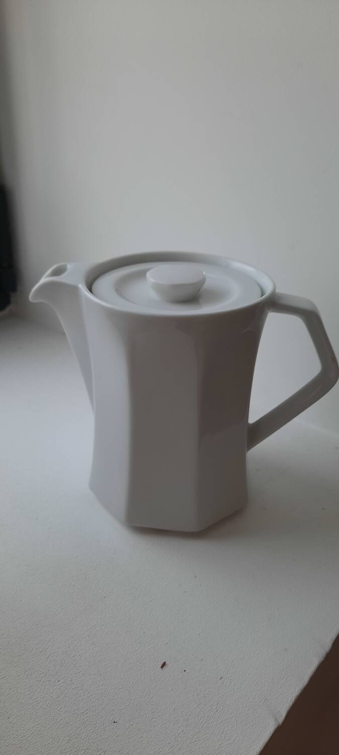 Apilco white teapot