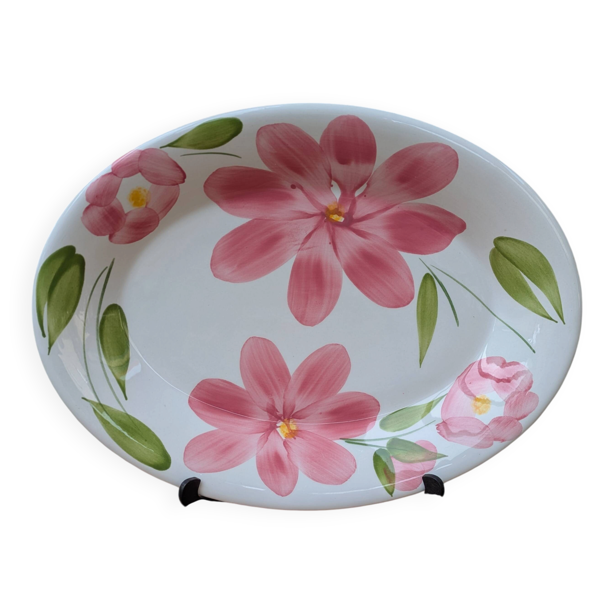 Oval serving dish with hand-painted pink flowers in San Marciano ceramic.