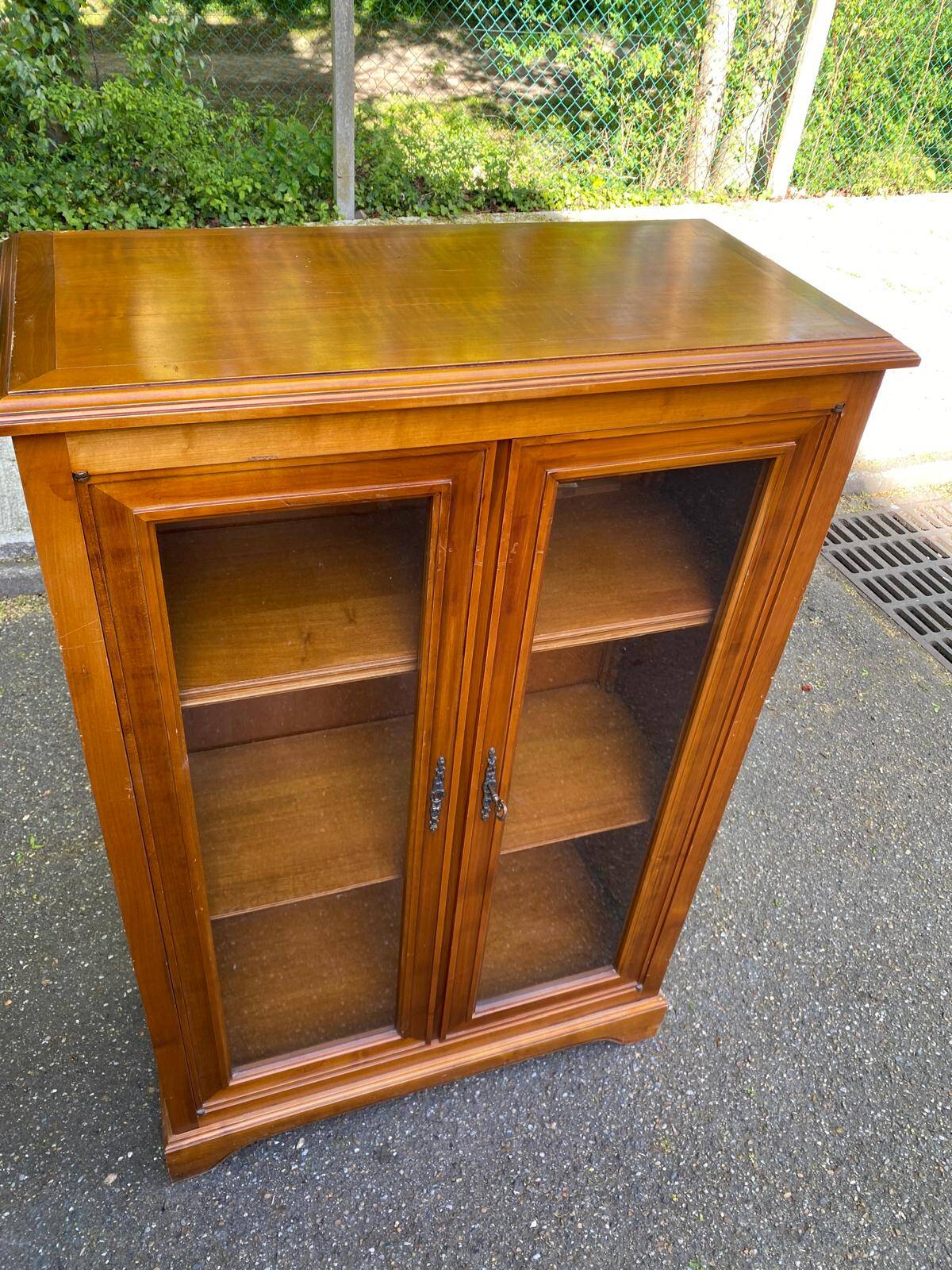 Louis Philippe display cabinet made of solid wood from the 1960s.