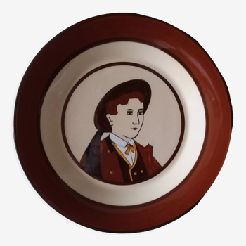 Decorative plate Henriot HB Quimper