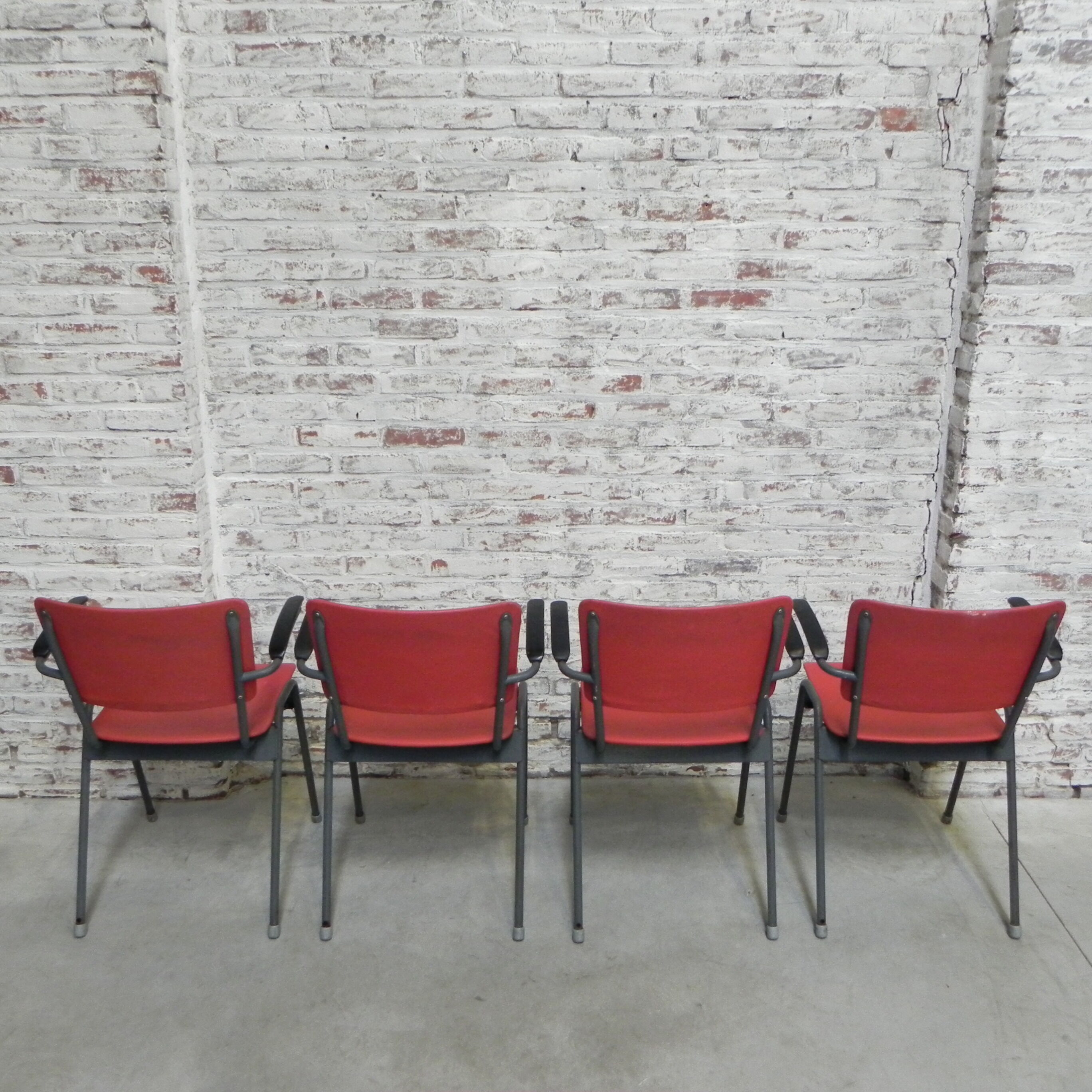 Set de 4 chaises de table vintage avec accoudoirs