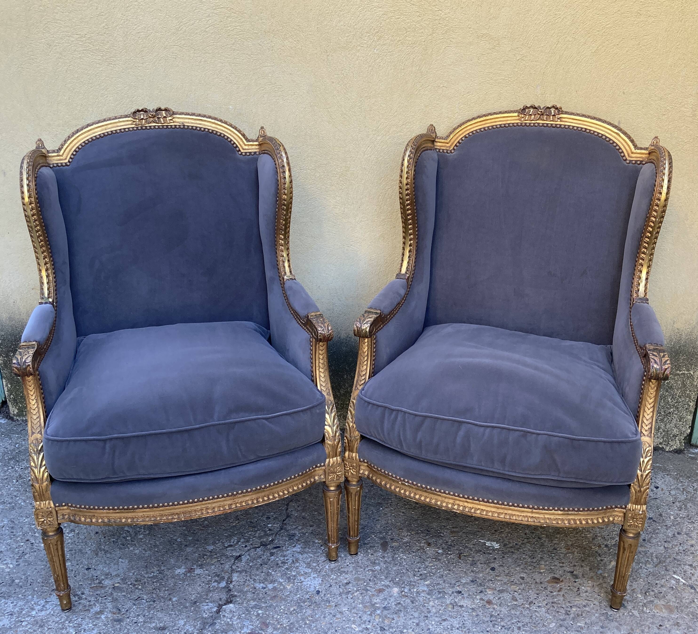 Duo de fauteuils anciens  à oreilles - style Louis XVI - A. Bastet
