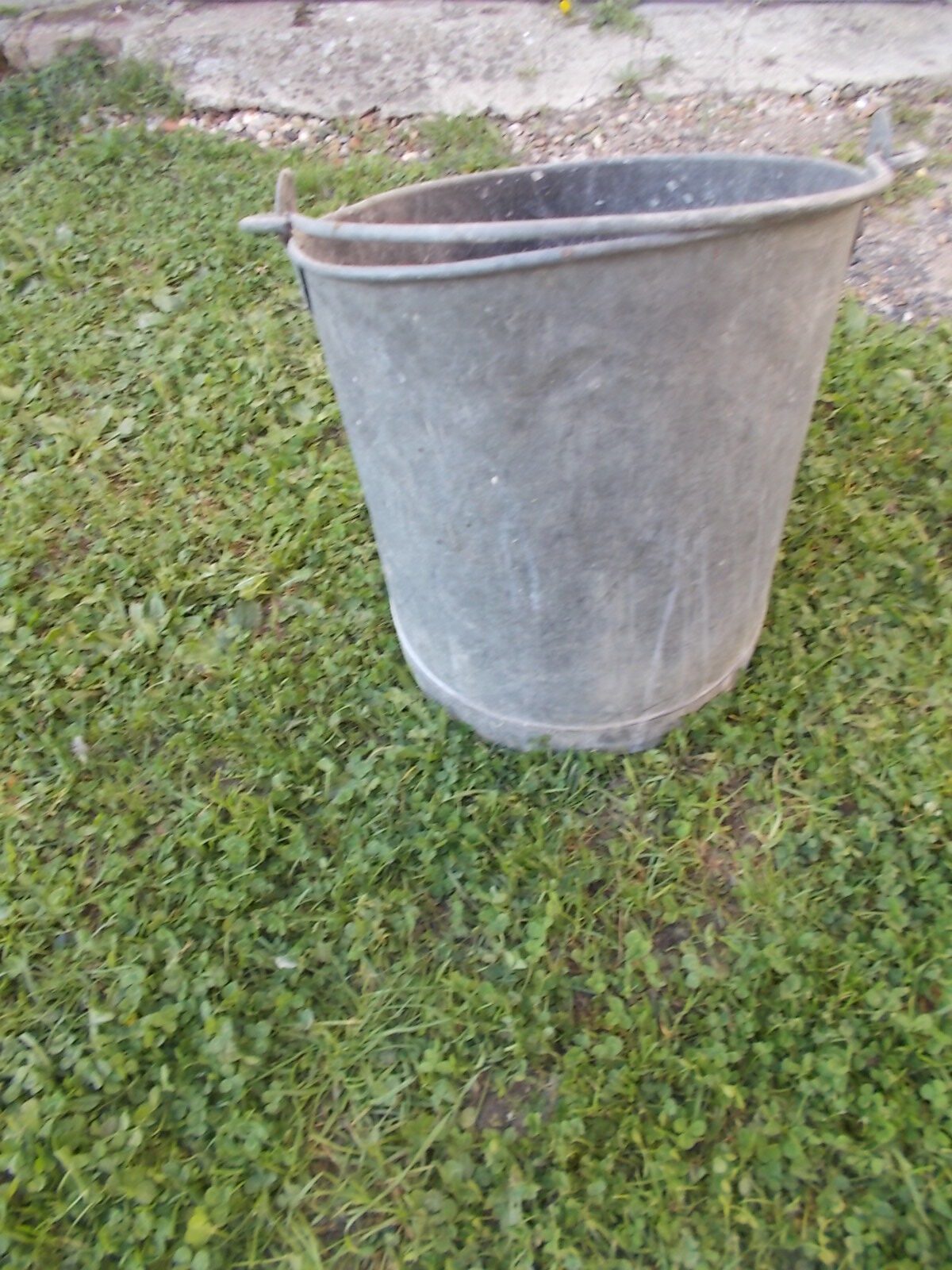 Zinc coal bucket