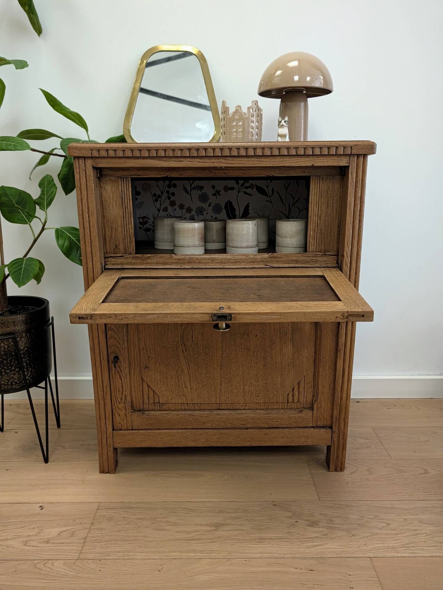 Small Art Deco buffet - restored vintage radio cabinet