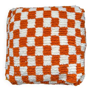 Pouf à damiers orange en laine bohème