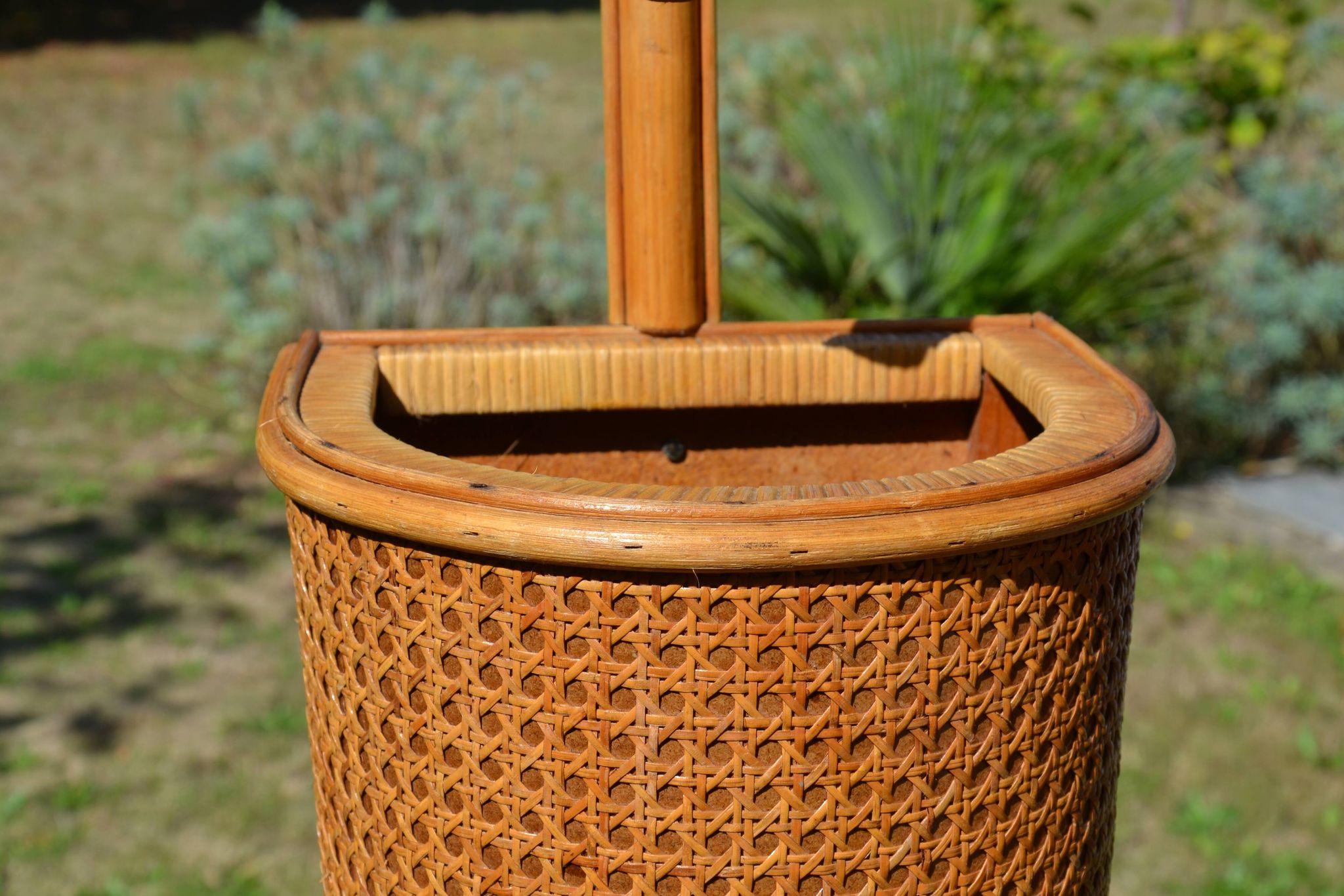 Porte-parapluie osier et cannage vintage