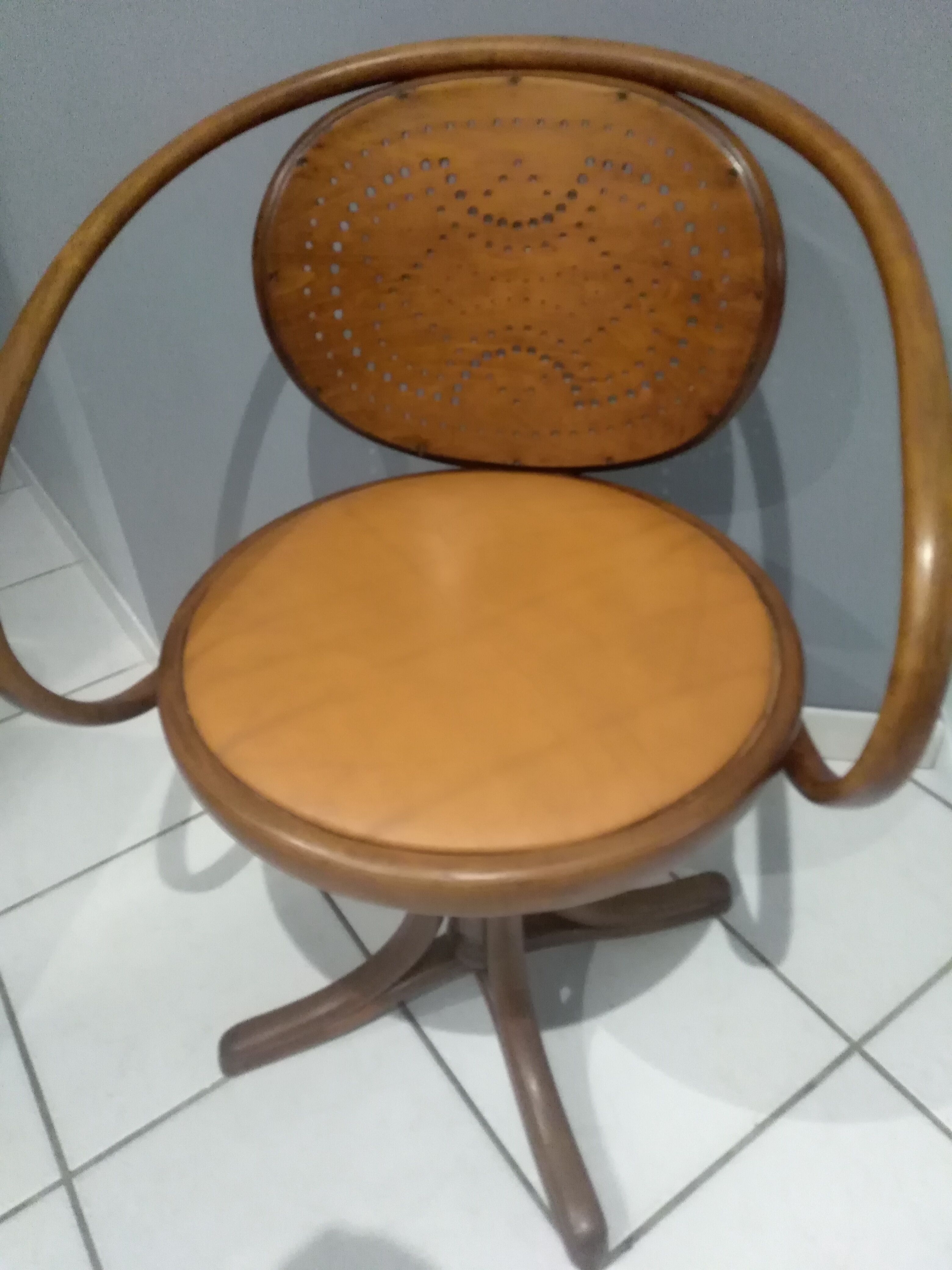 Fauteuil de bureau pivotant Thonet début XXeme