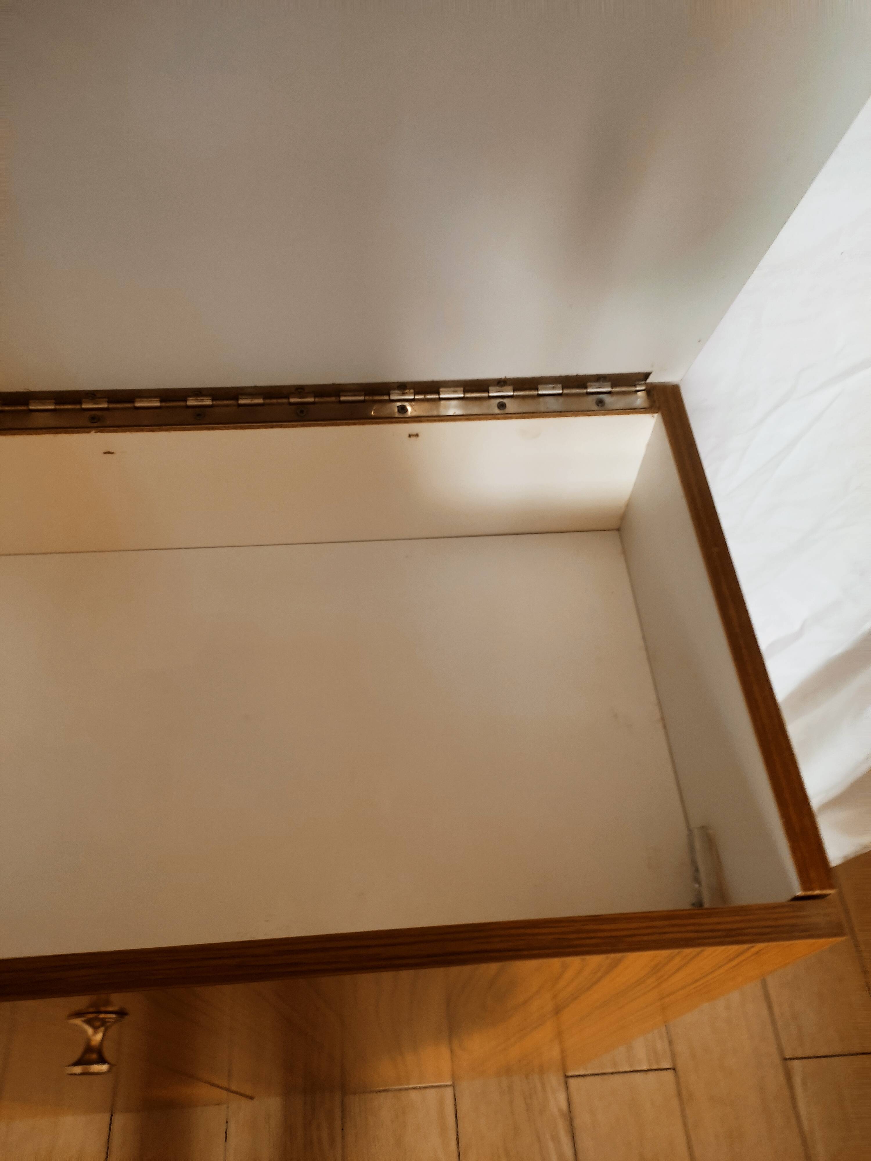 Shoe cabinet in formica