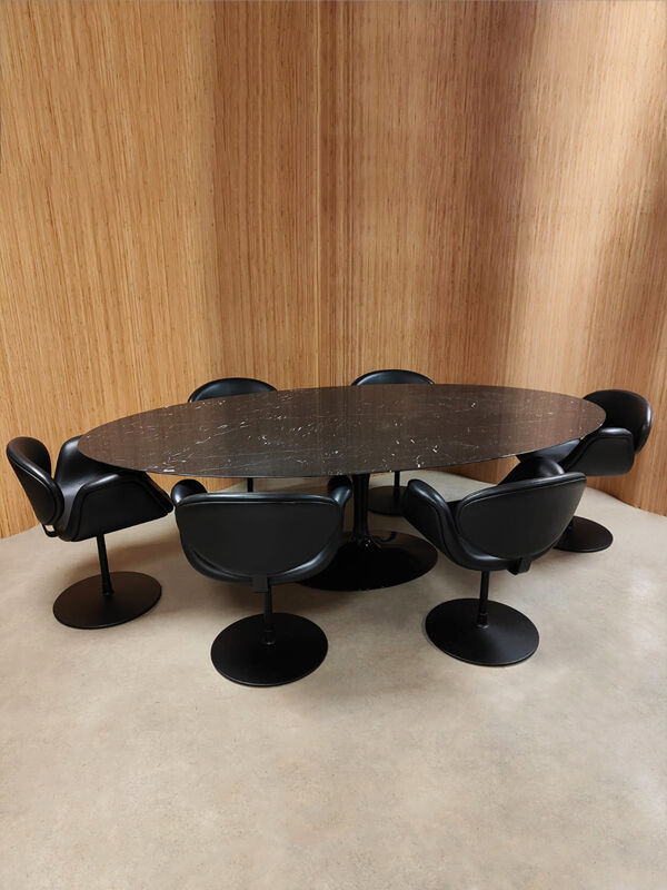 Table à manger Tulipe ovale vintage en marbre Eero Saarinen Knoll