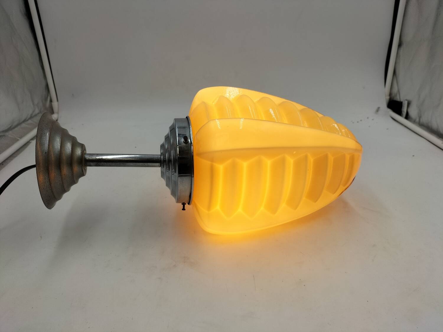 Art Deco suspension